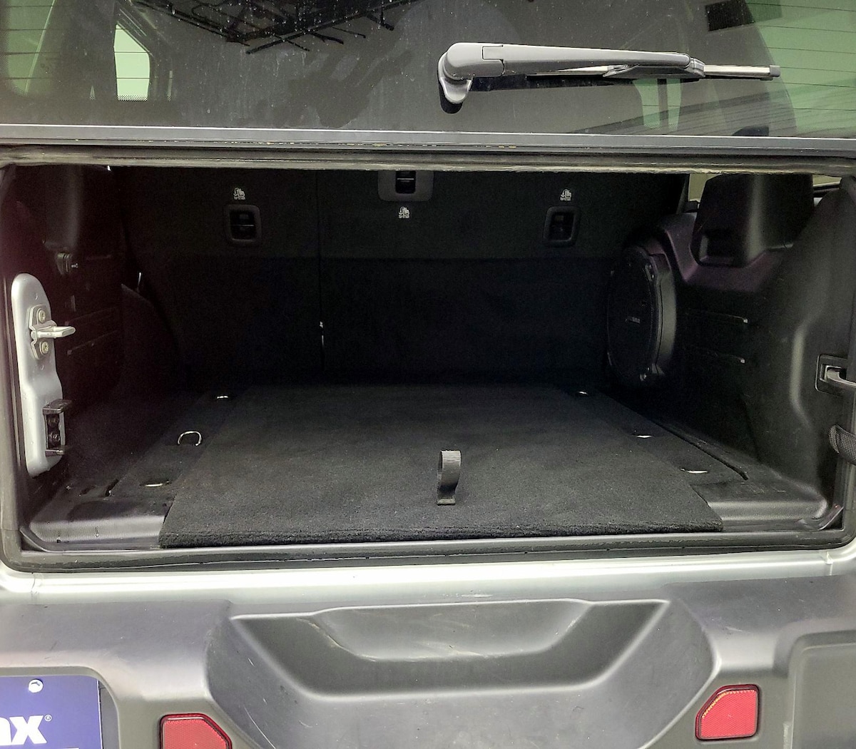 Trunk/Cargo (Seats Up)