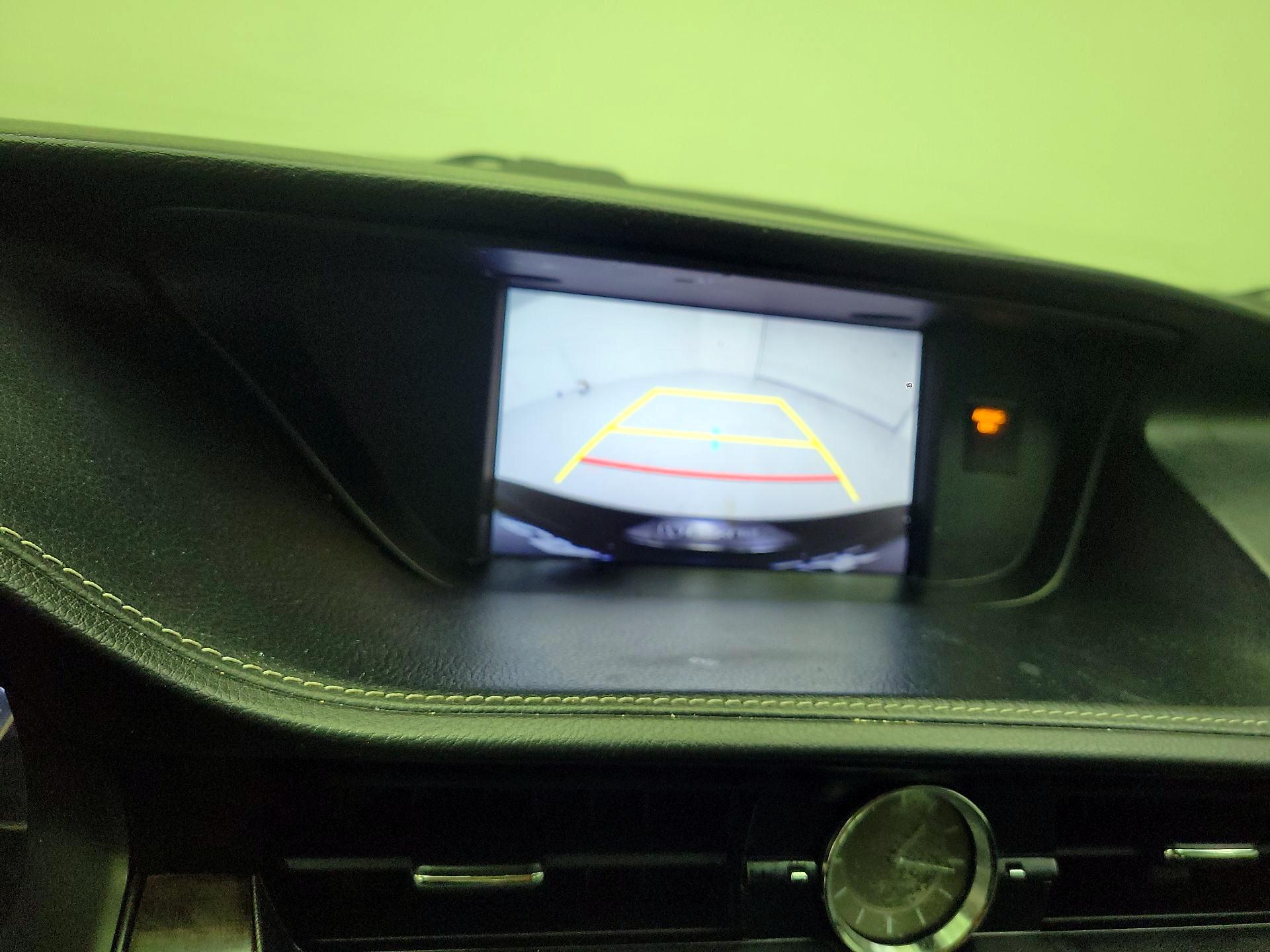 Thumbnail: 2016 Lexus ES - 15