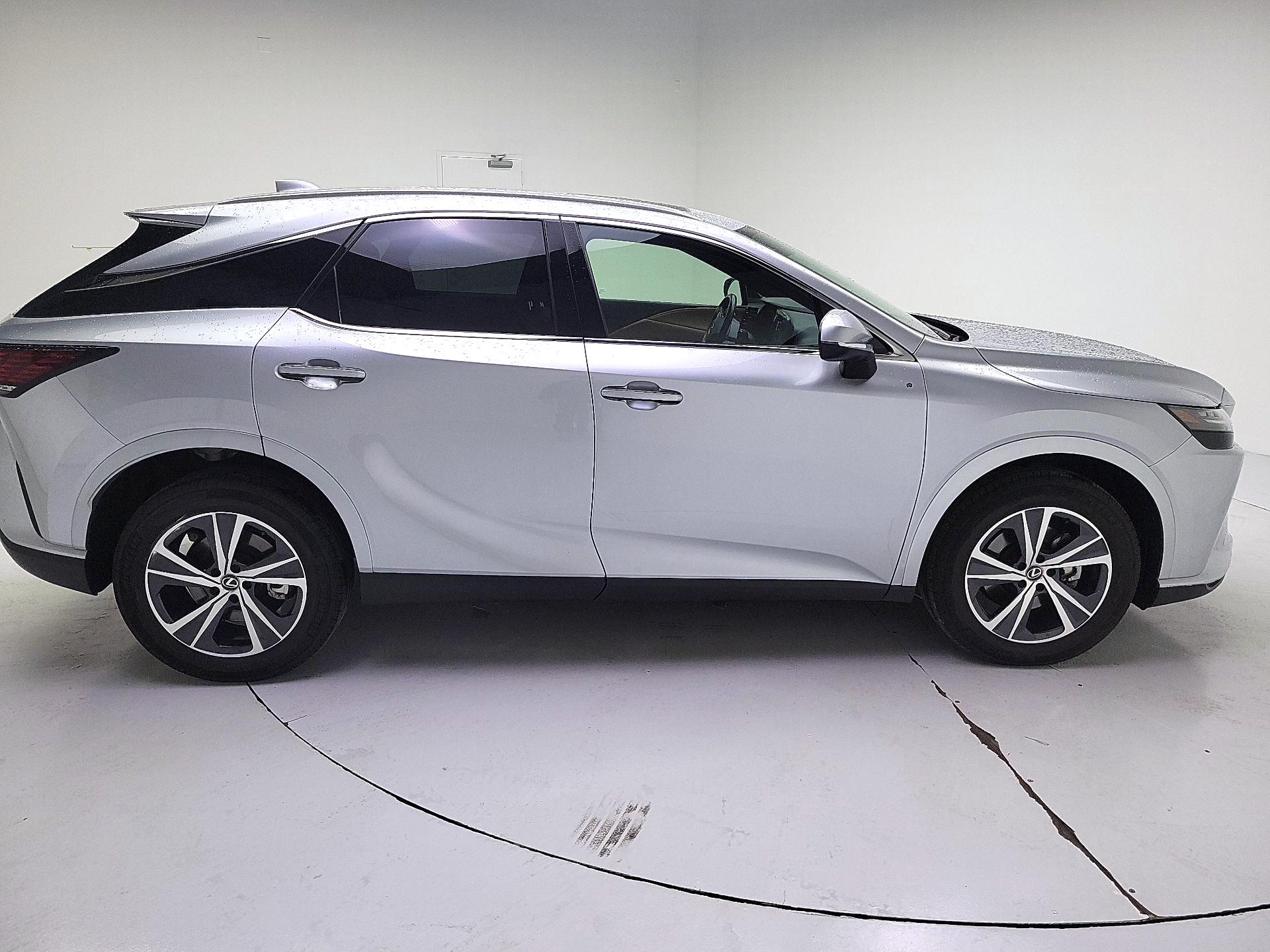 Thumbnail: 2023 Lexus RX - 4