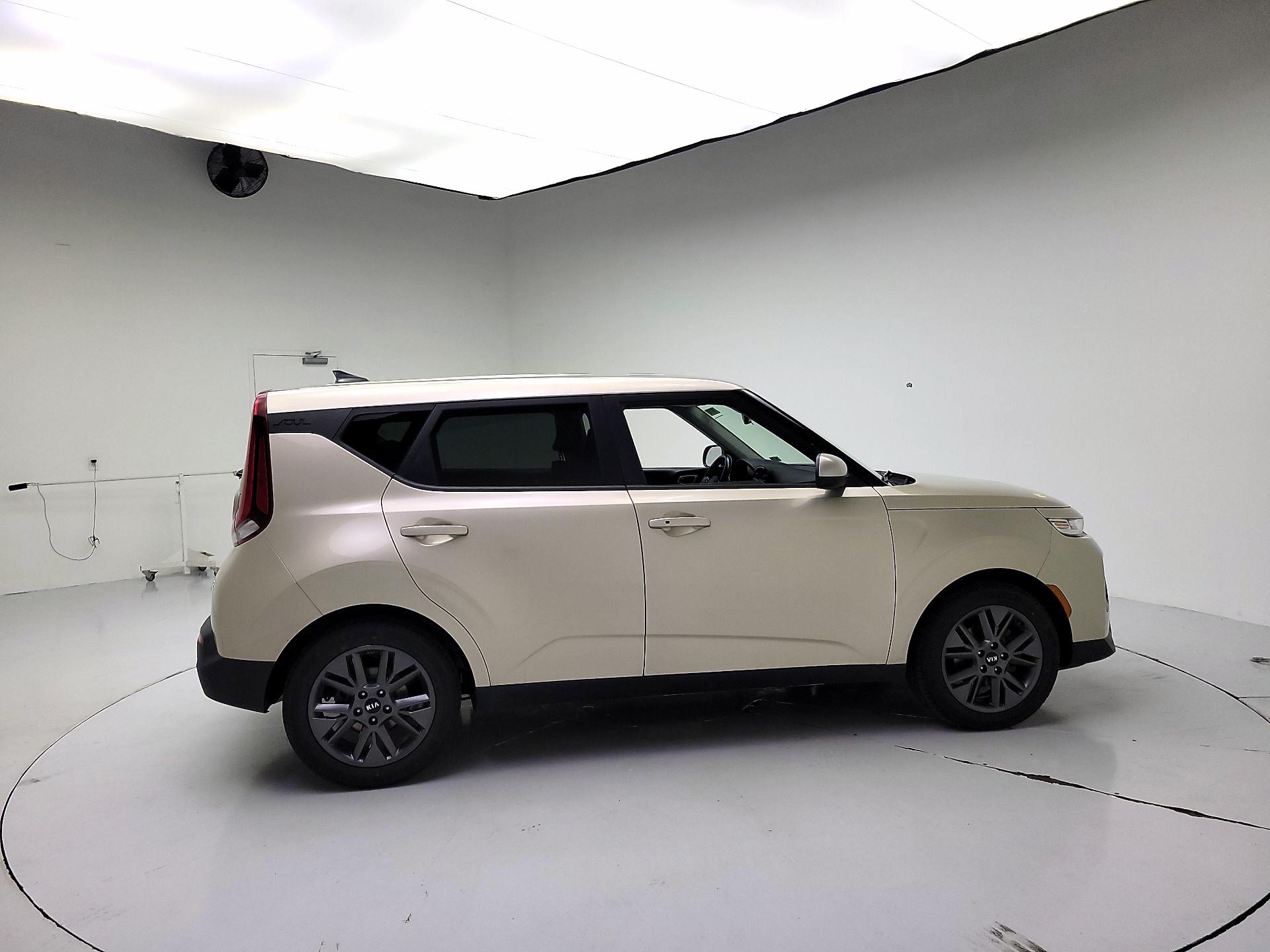 Thumbnail: 2020 Kia Soul - 4