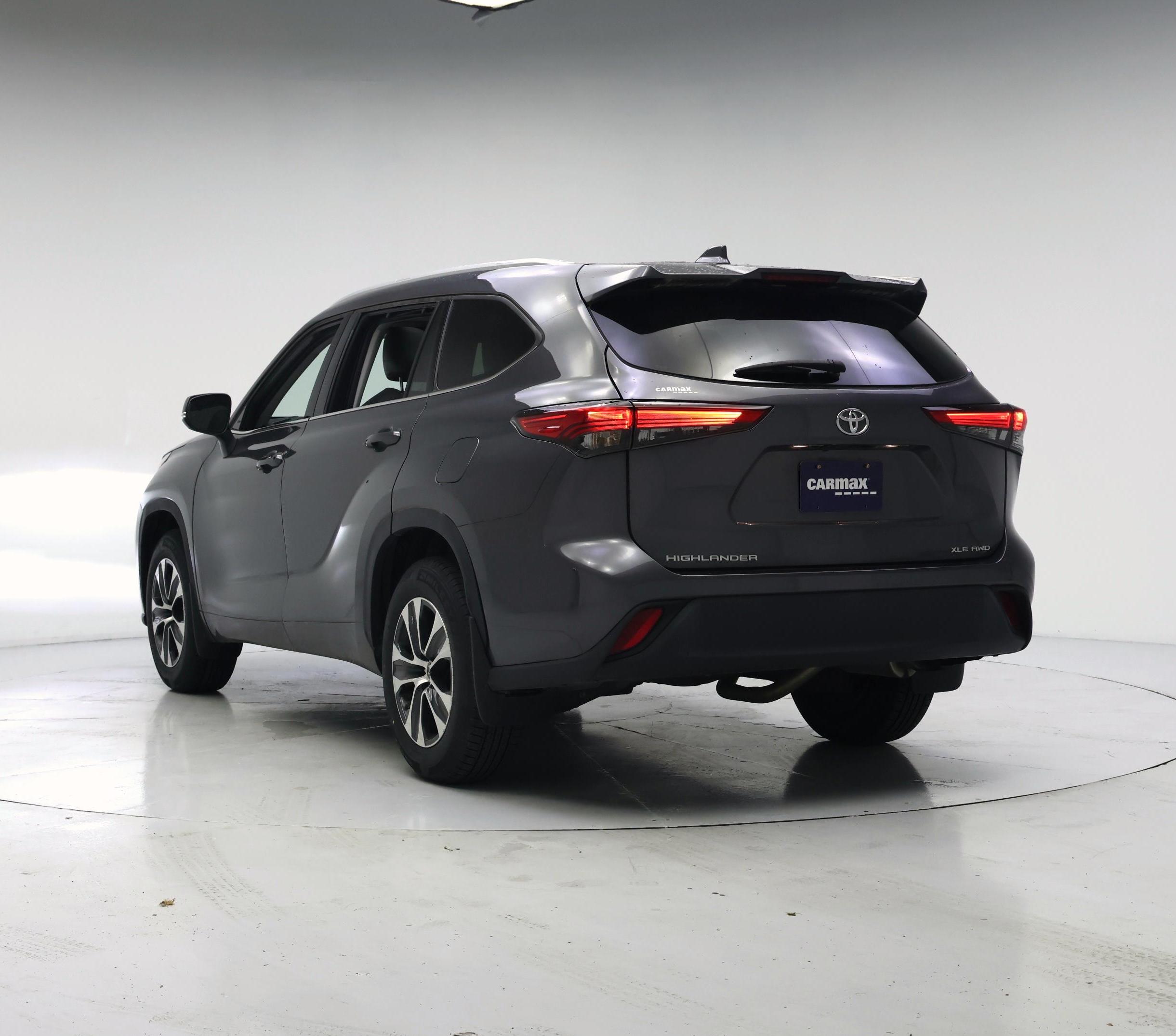Thumbnail: 2022 Toyota Highlander - 2