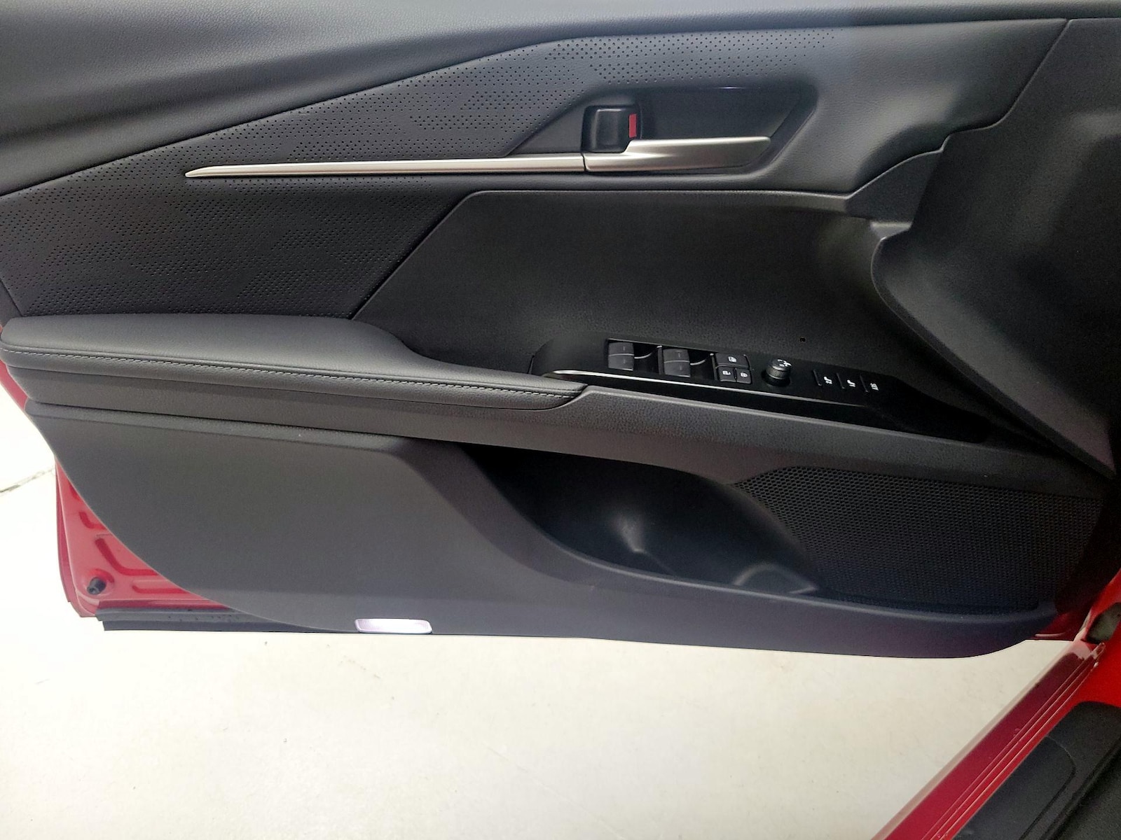 2026 Toyota Camry XSE - Photo 11