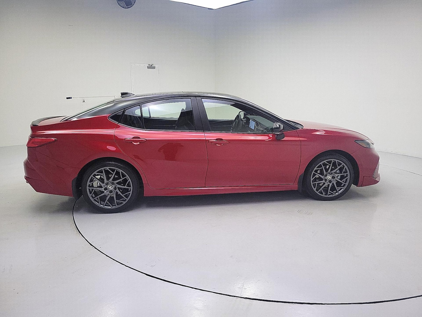 2026 Toyota Camry XSE - Photo 4