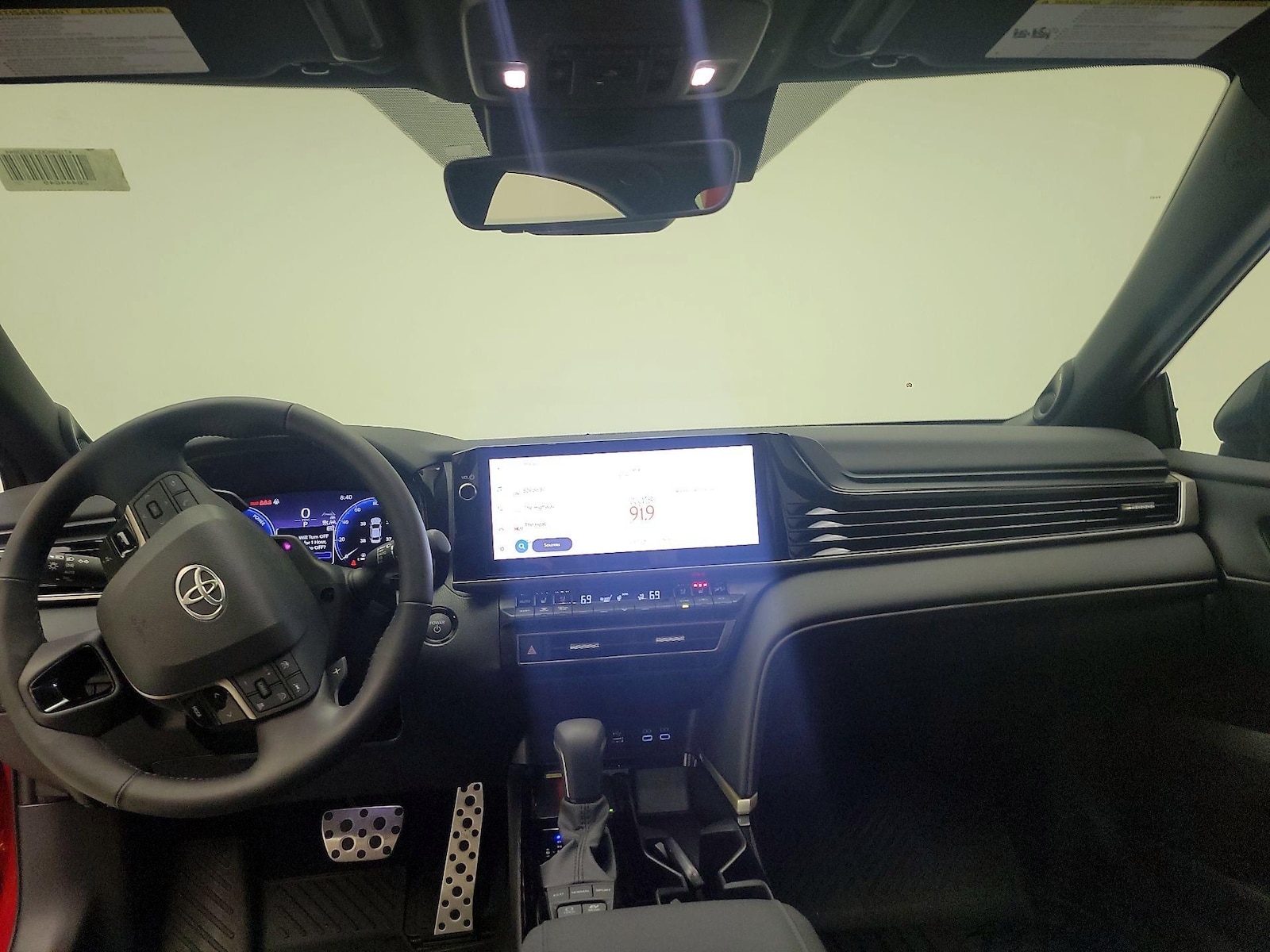 2026 Toyota Camry XSE - Photo 8
