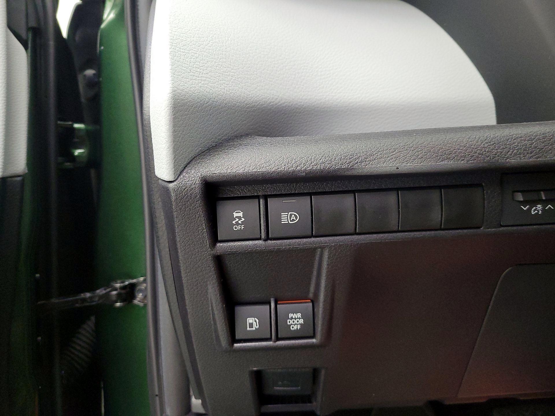 Thumbnail: 2025 Toyota Sienna - 11