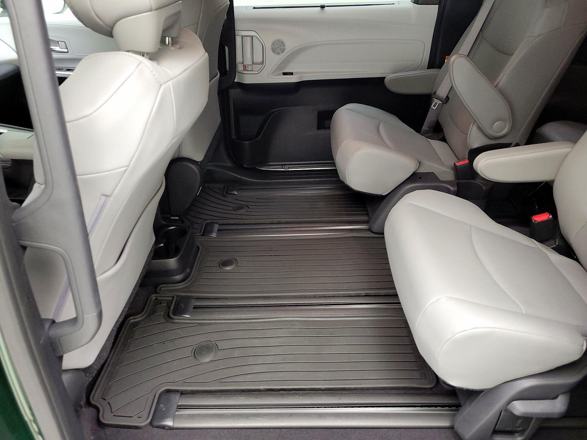 Thumbnail: 2025 Toyota Sienna - 17