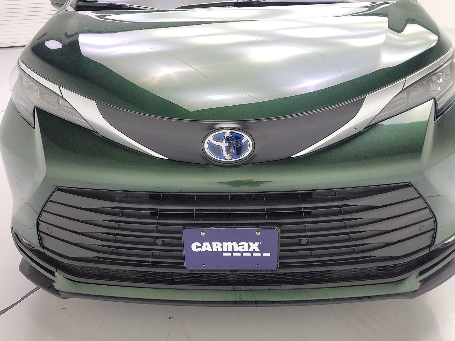 Thumbnail: 2025 Toyota Sienna - 2