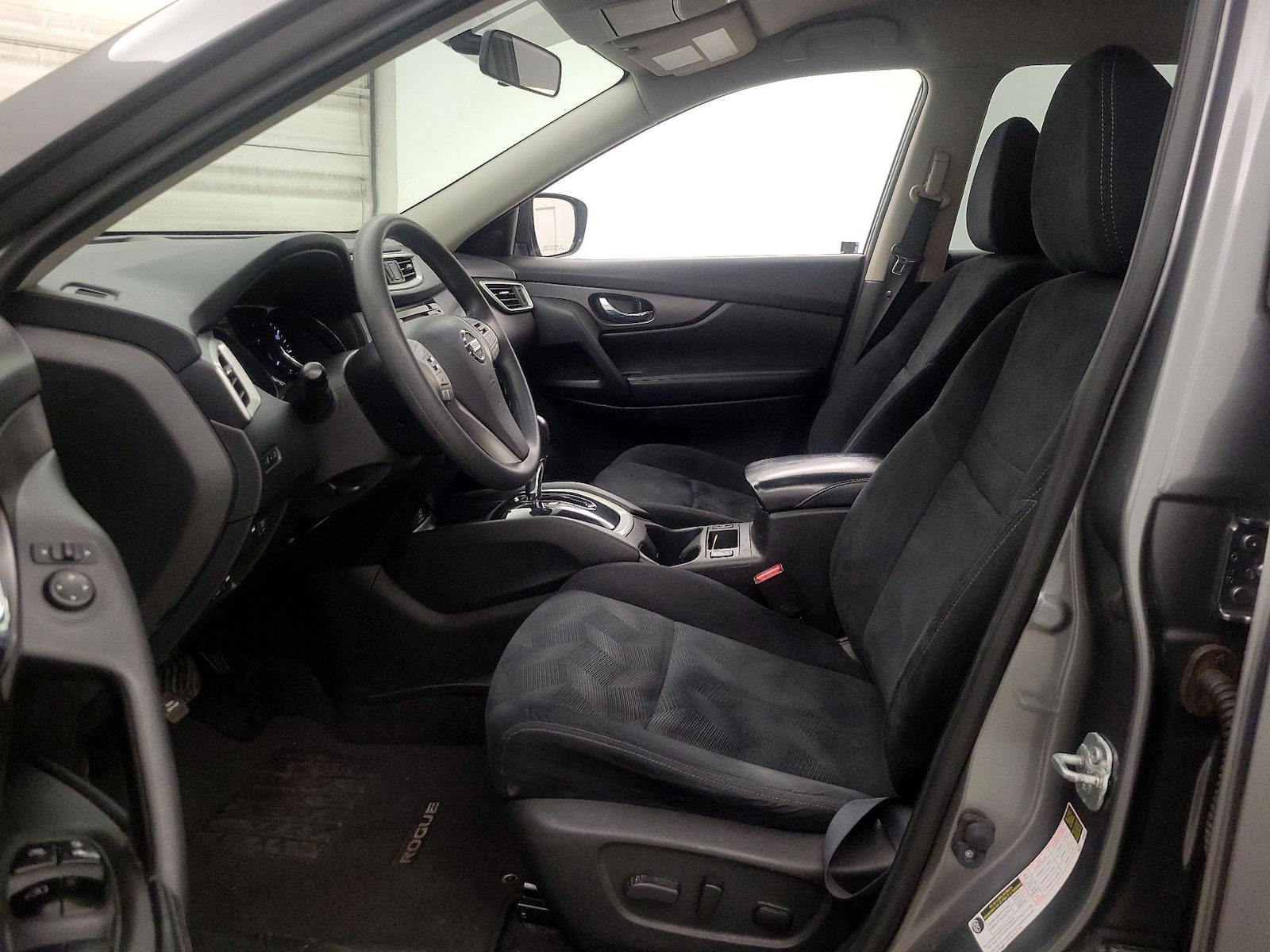 2016 Nissan Rogue SV - Photo 12