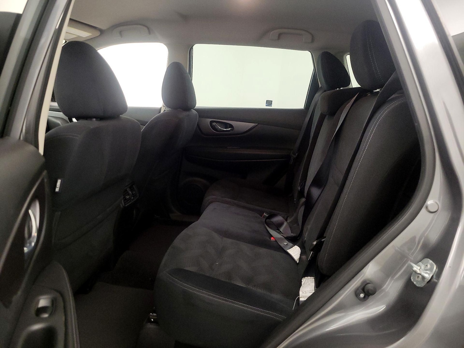 2016 Nissan Rogue SV - Photo 21