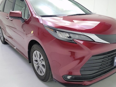 2025 Toyota Sienna XLE