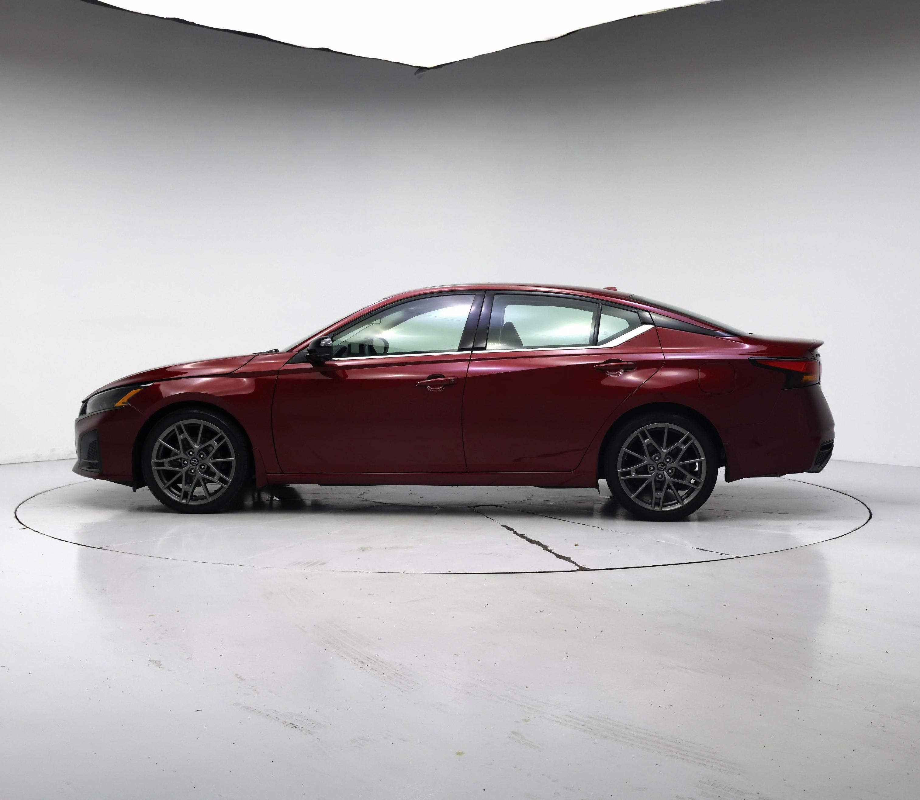Thumbnail: 2023 Nissan Altima - 3
