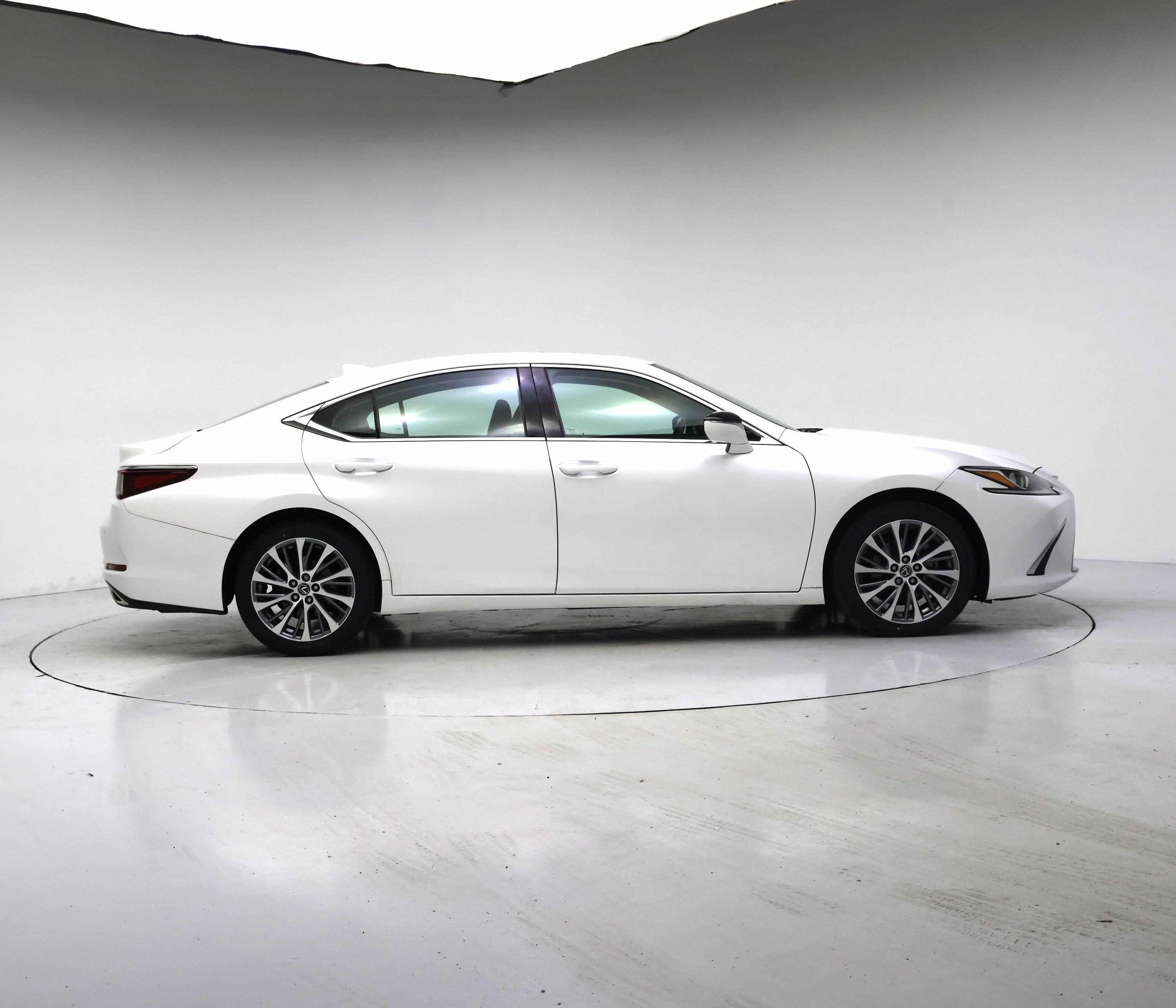 Thumbnail: 2020 Lexus ES - 7