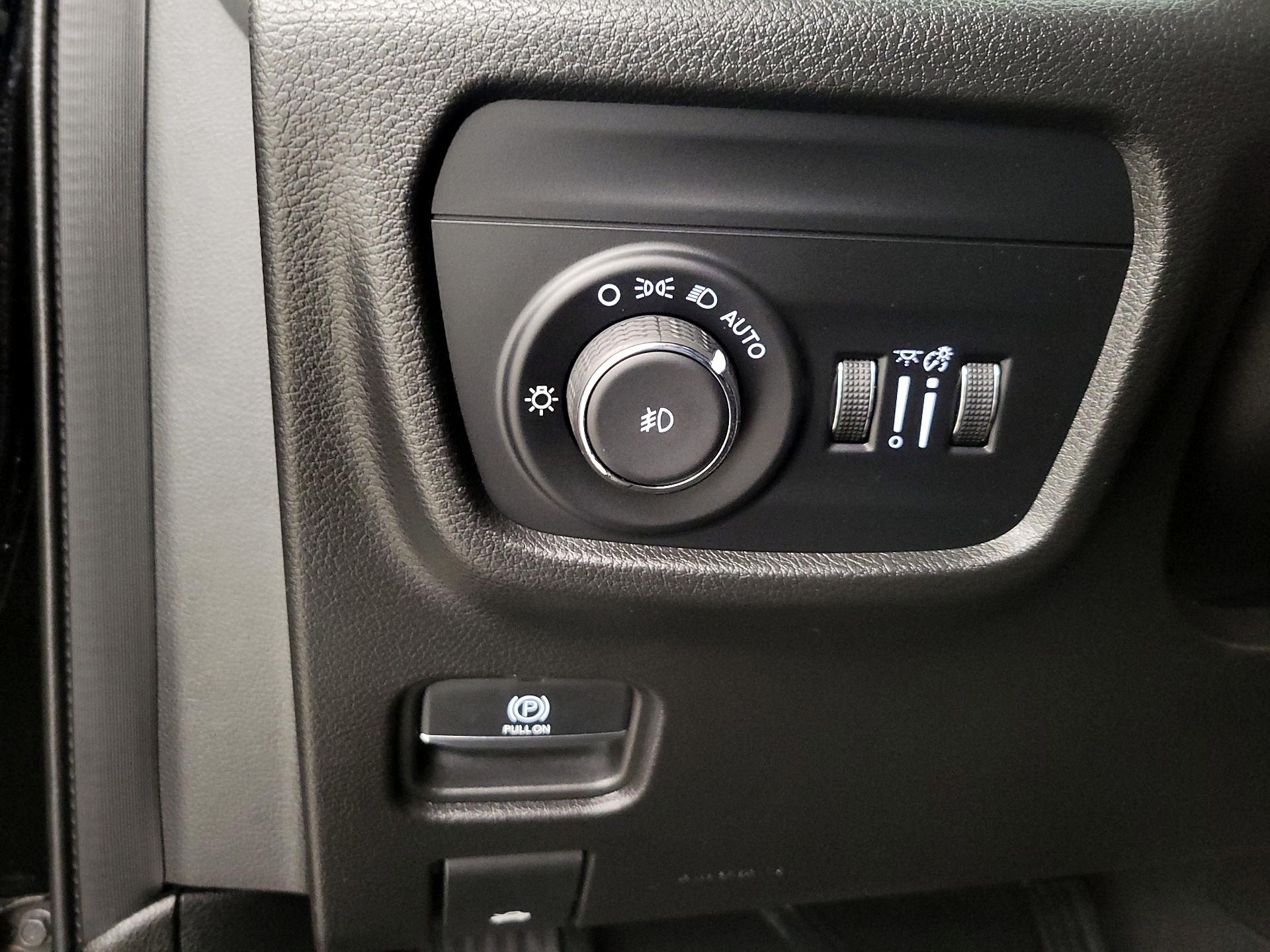 Thumbnail: 2023 Jeep Grand Cherokee - 13