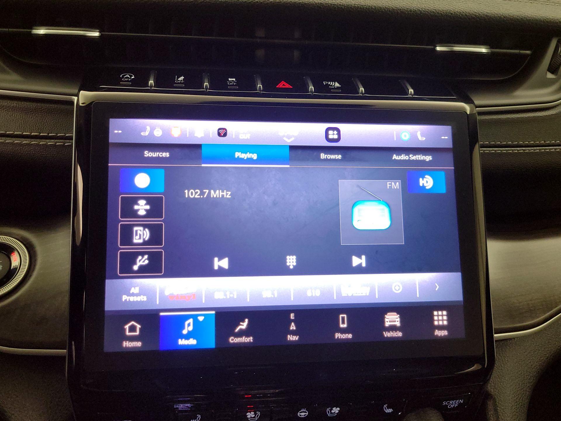 Thumbnail: 2023 Jeep Grand Cherokee - 16