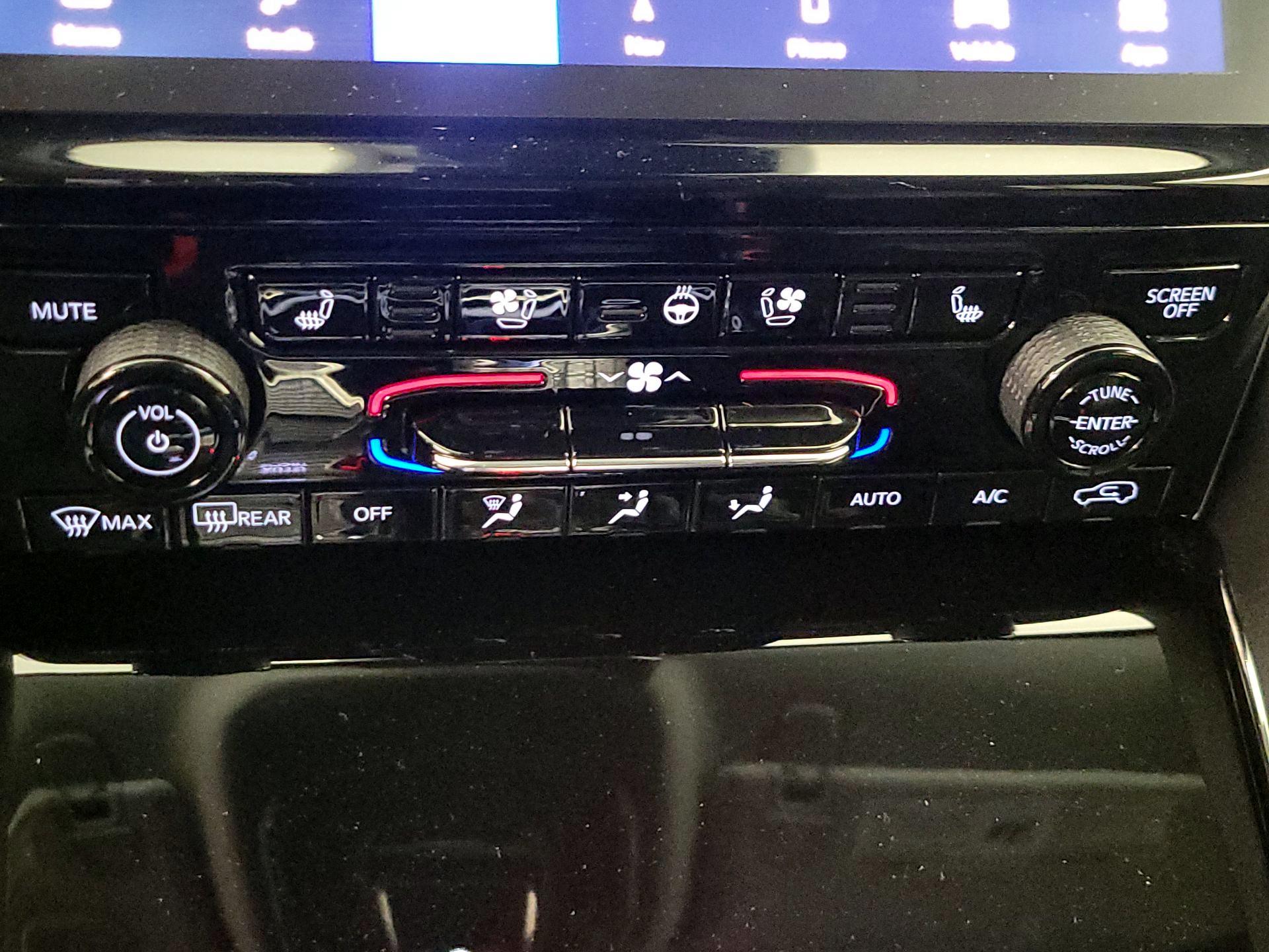 Thumbnail: 2023 Jeep Grand Cherokee - 17