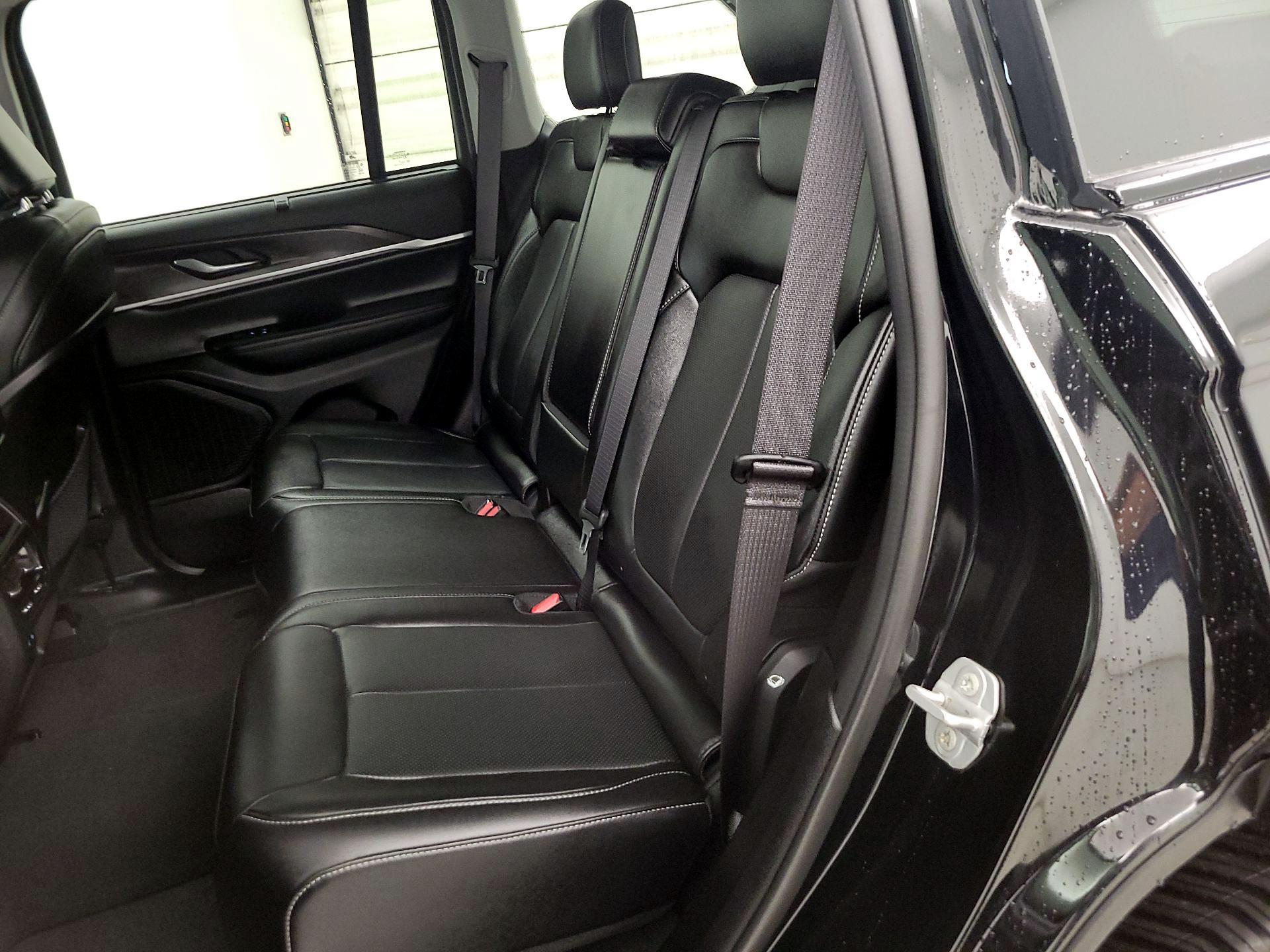 Thumbnail: 2023 Jeep Grand Cherokee - 20