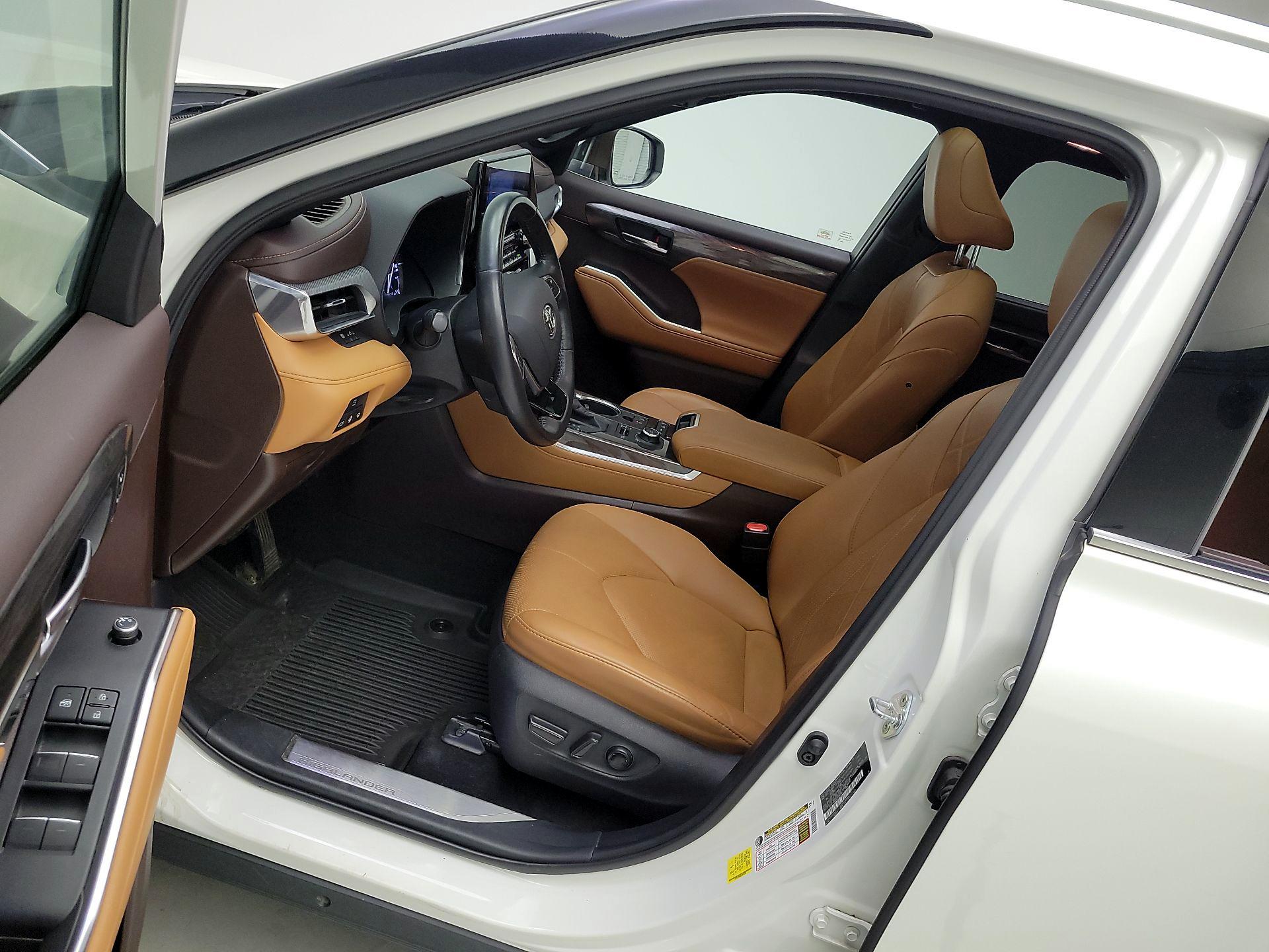 Thumbnail: 2020 Toyota Highlander - 11