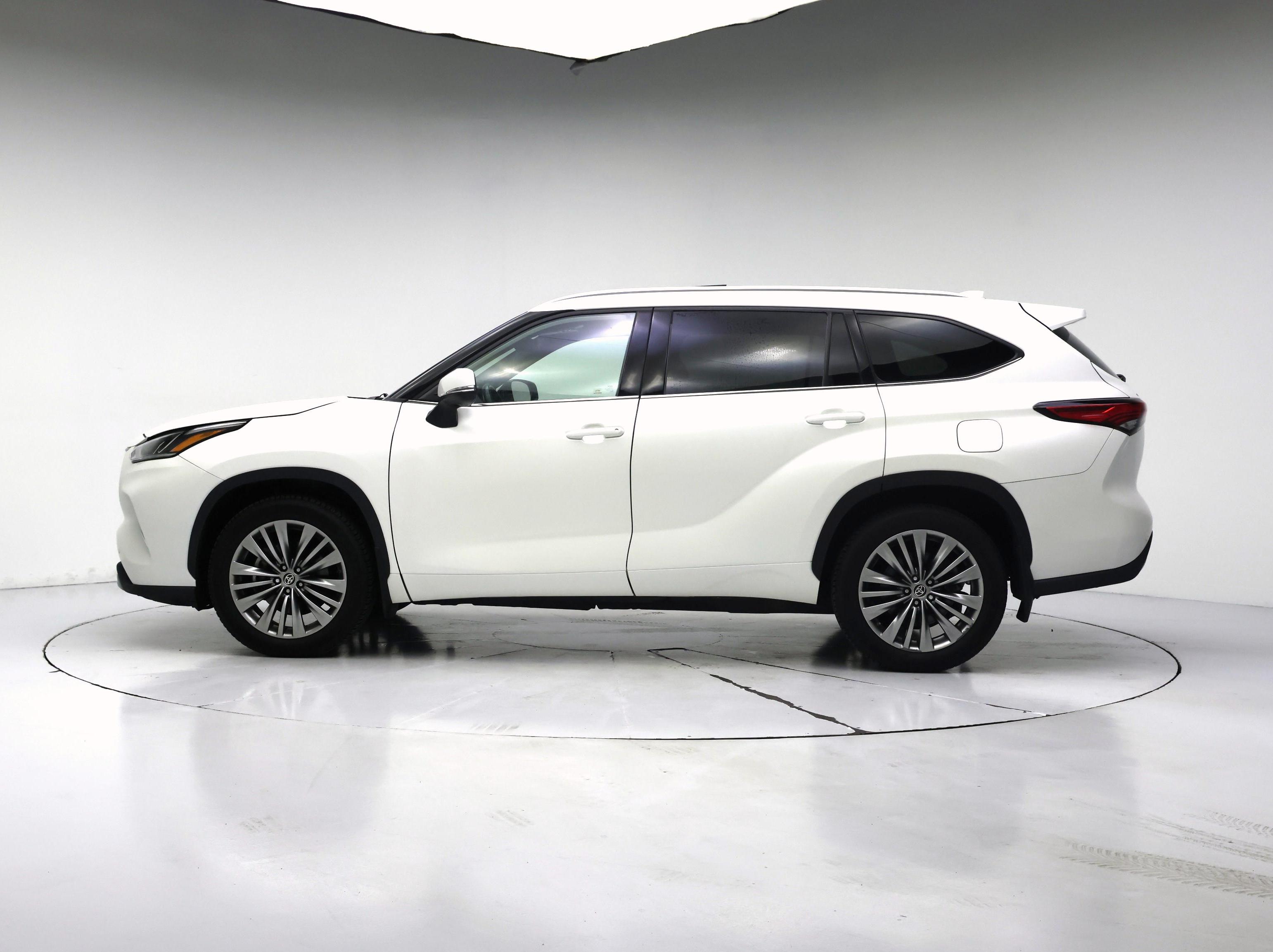 Thumbnail: 2020 Toyota Highlander - 3
