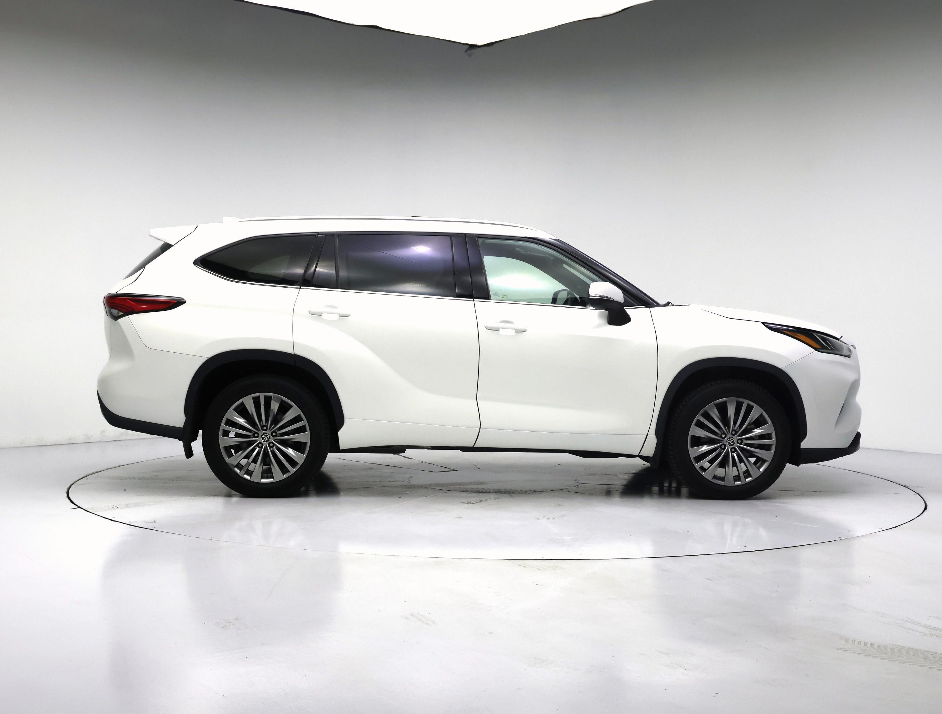 Thumbnail: 2020 Toyota Highlander - 7