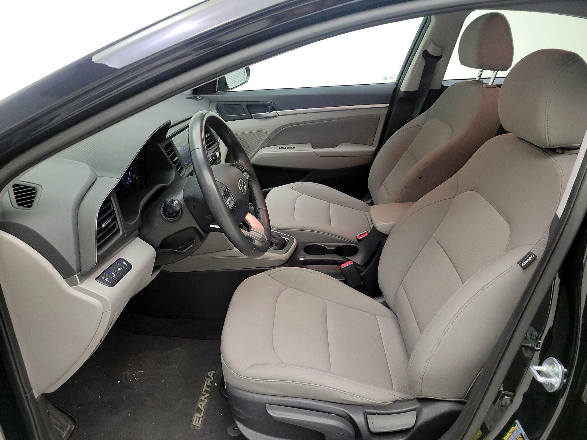 Thumbnail: 2019 Hyundai Elantra - 9