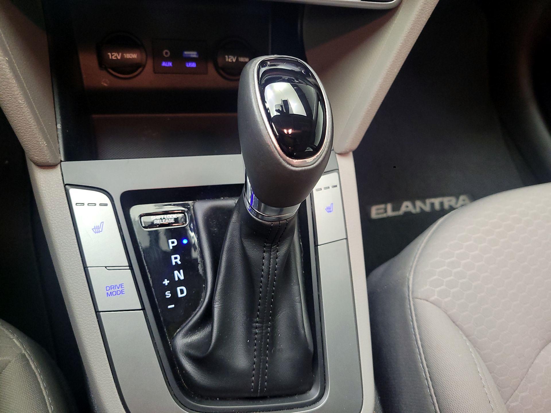 Thumbnail: 2019 Hyundai Elantra - 15