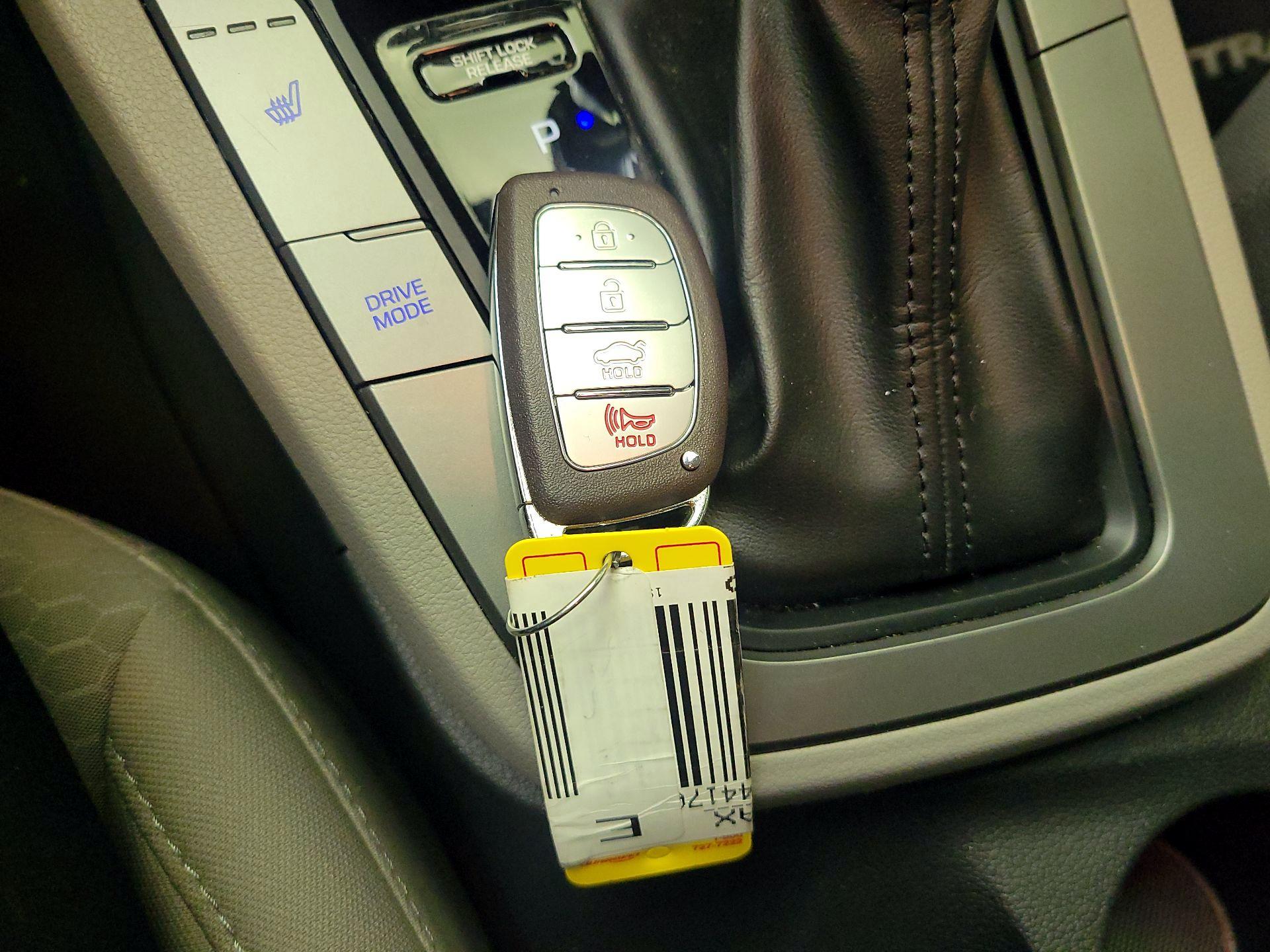 Thumbnail: 2019 Hyundai Elantra - 20