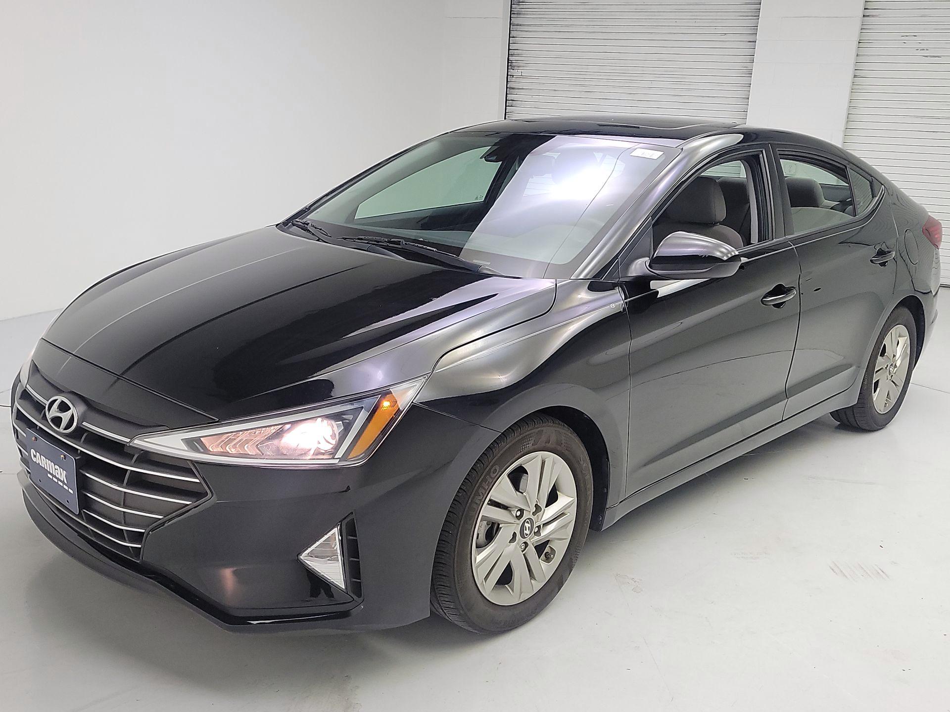 Thumbnail: 2019 Hyundai Elantra - 3