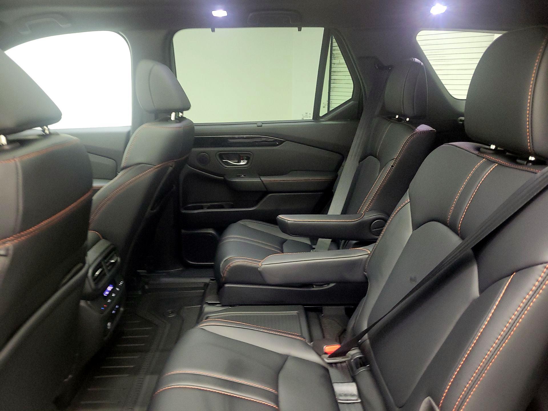 Thumbnail: 2025 Honda Pilot - 18