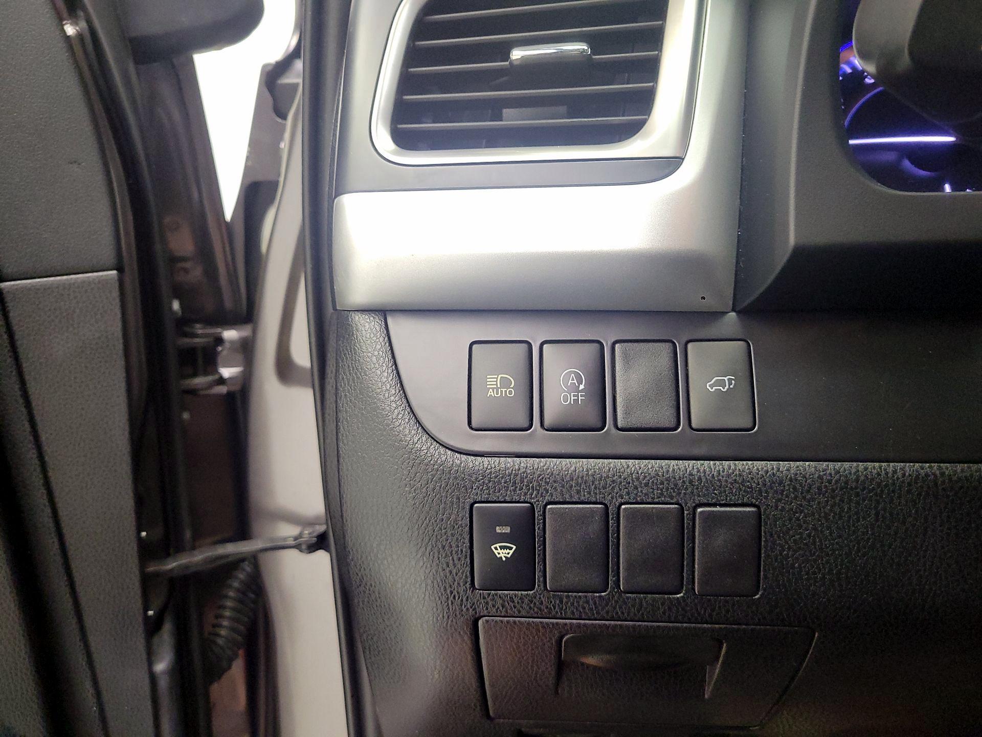 Thumbnail: 2019 Toyota Highlander - 11