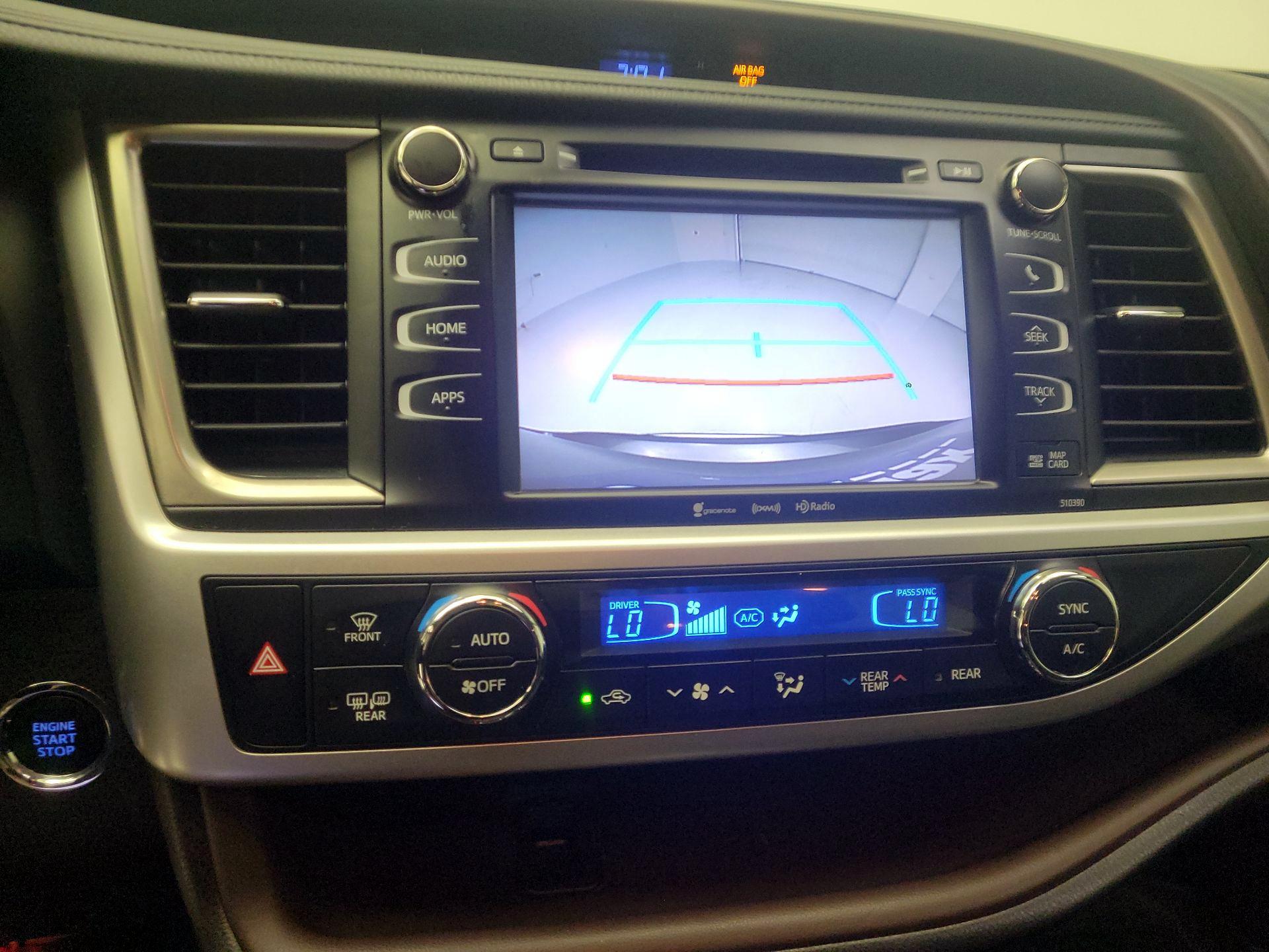 Thumbnail: 2019 Toyota Highlander - 12