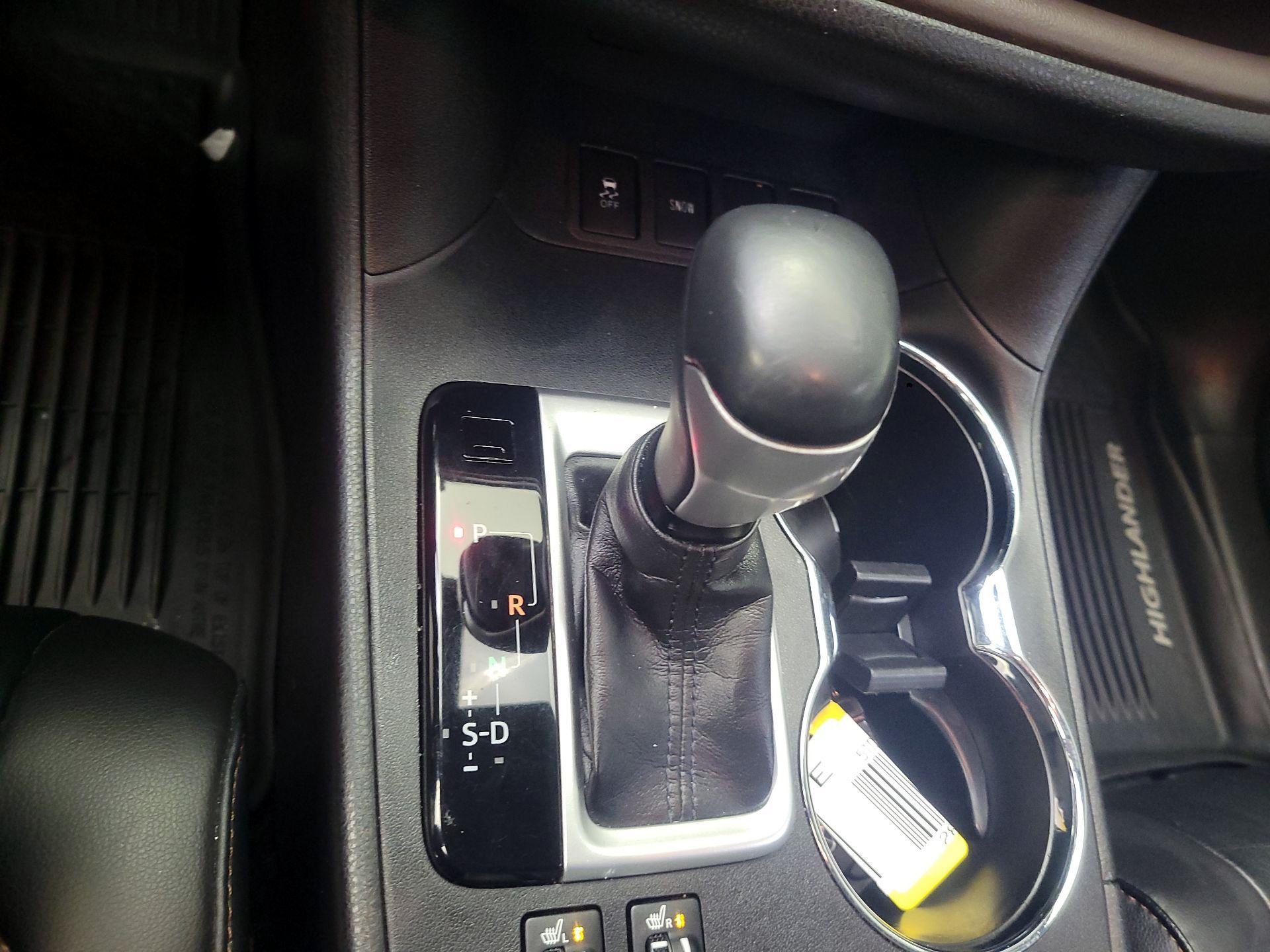 Thumbnail: 2019 Toyota Highlander - 15