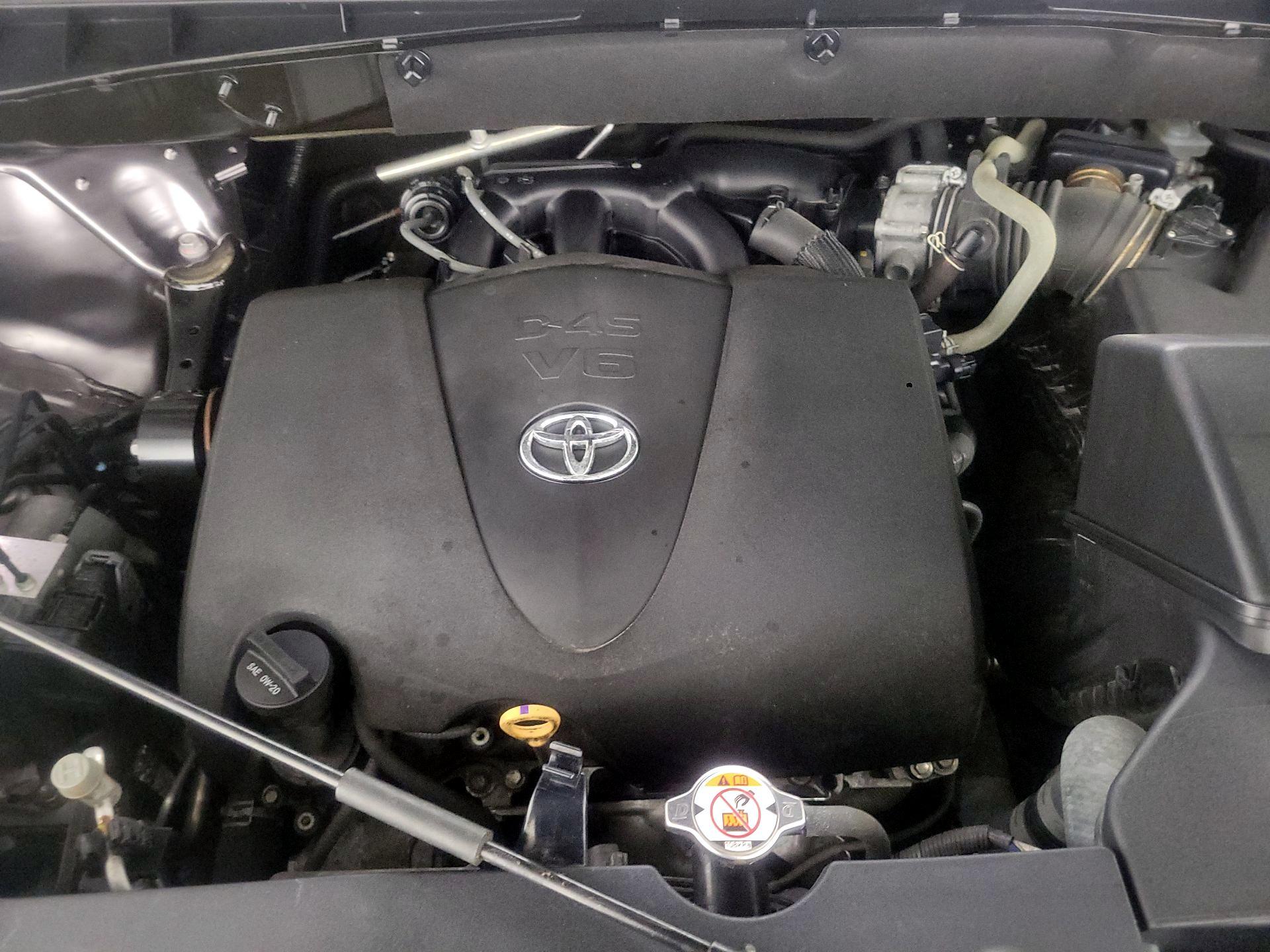 Thumbnail: 2019 Toyota Highlander - 19