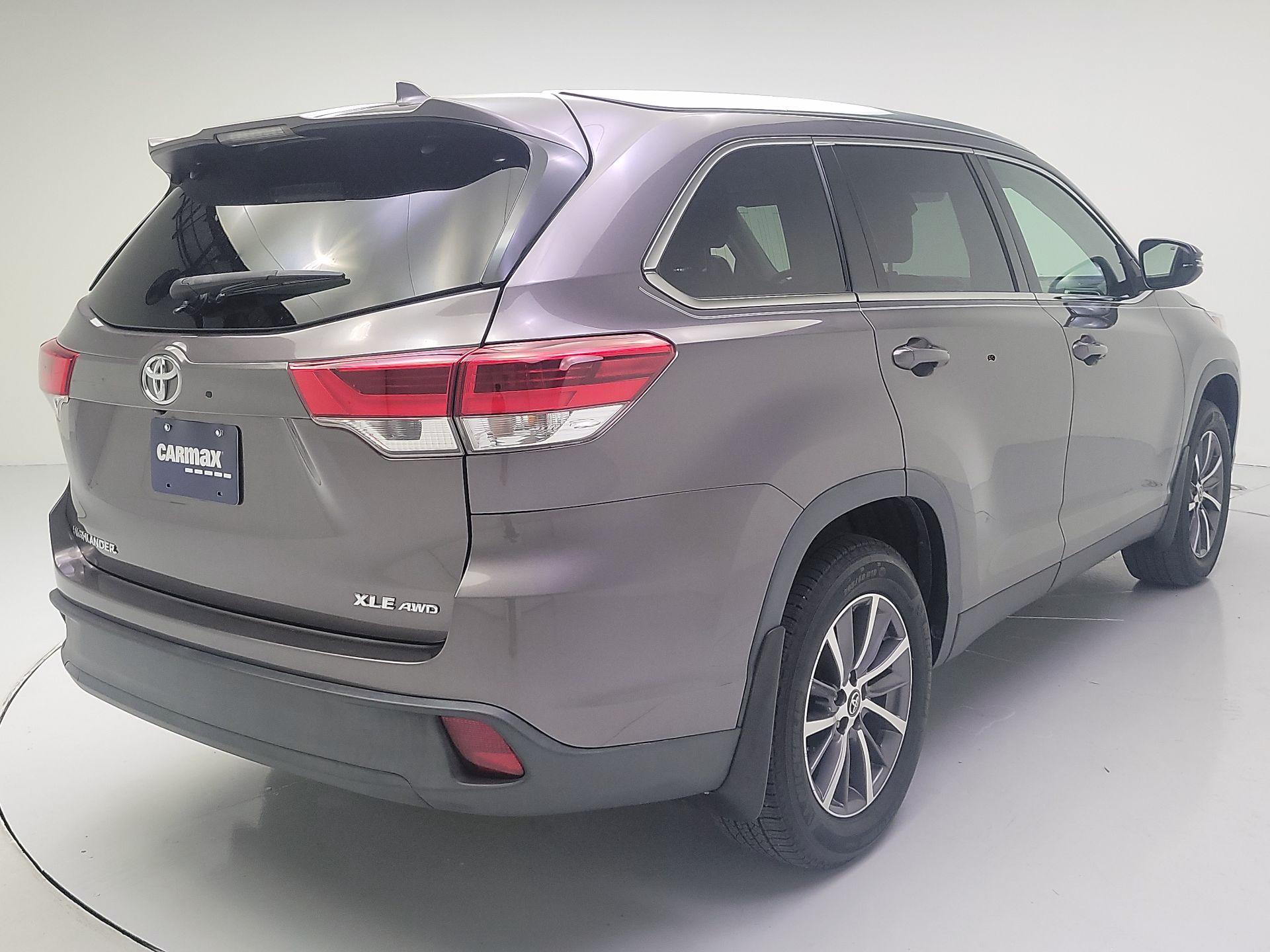 Thumbnail: 2019 Toyota Highlander - 5