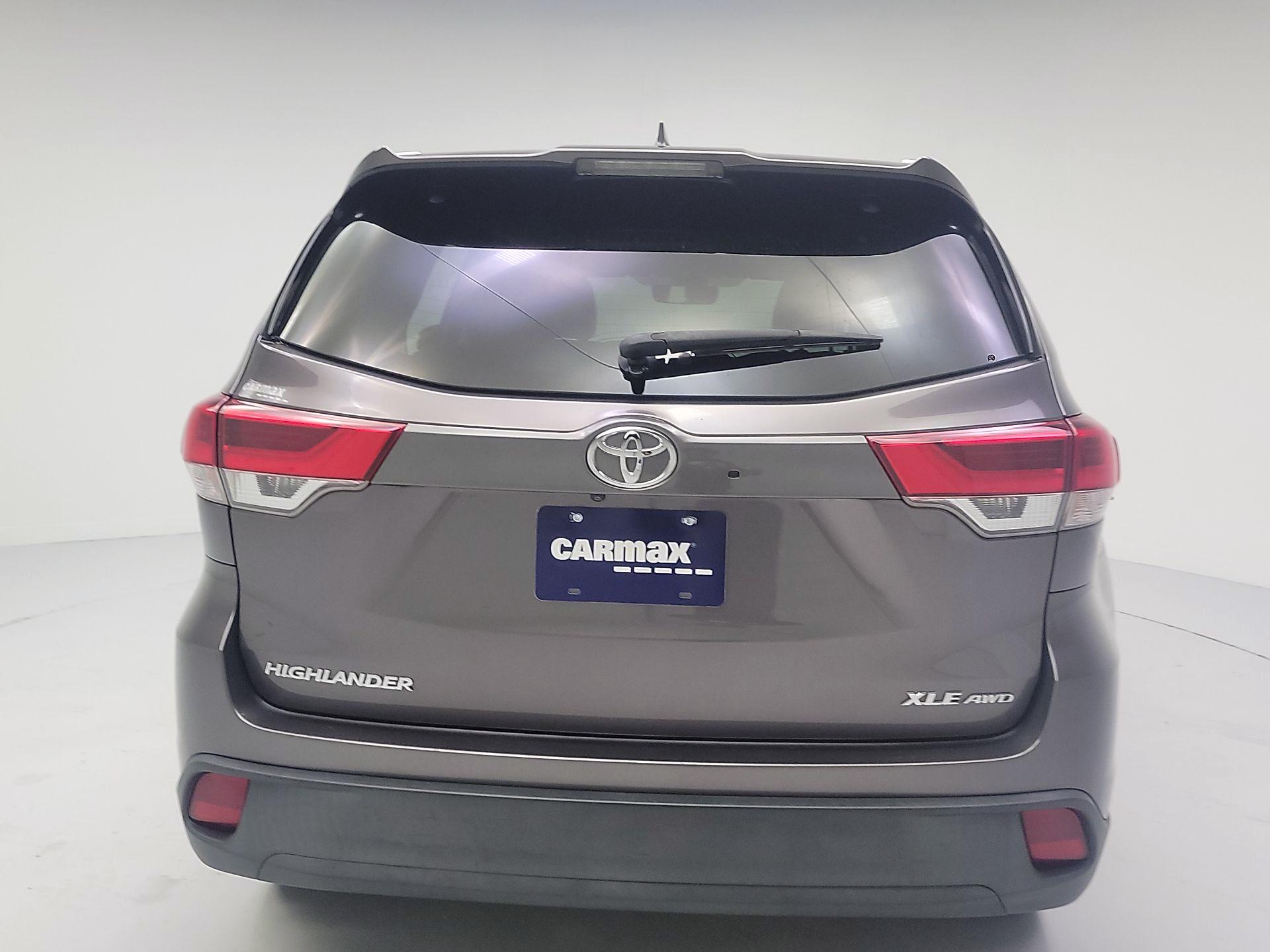 Thumbnail: 2019 Toyota Highlander - 6