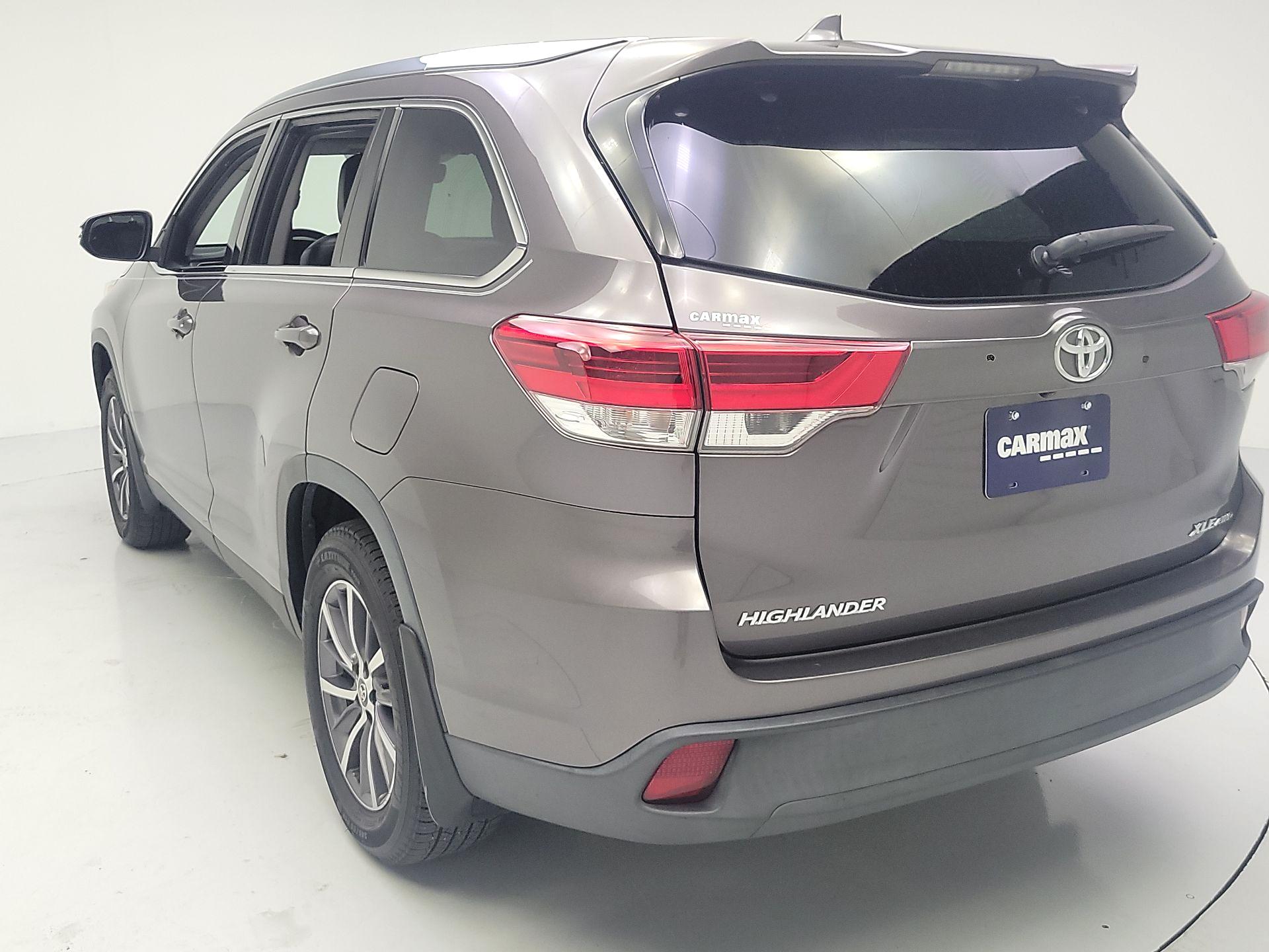 Thumbnail: 2019 Toyota Highlander - 7