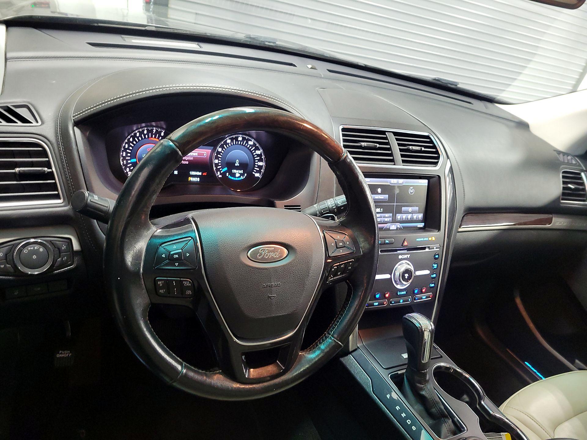 Thumbnail: 2016 Ford Explorer - 9