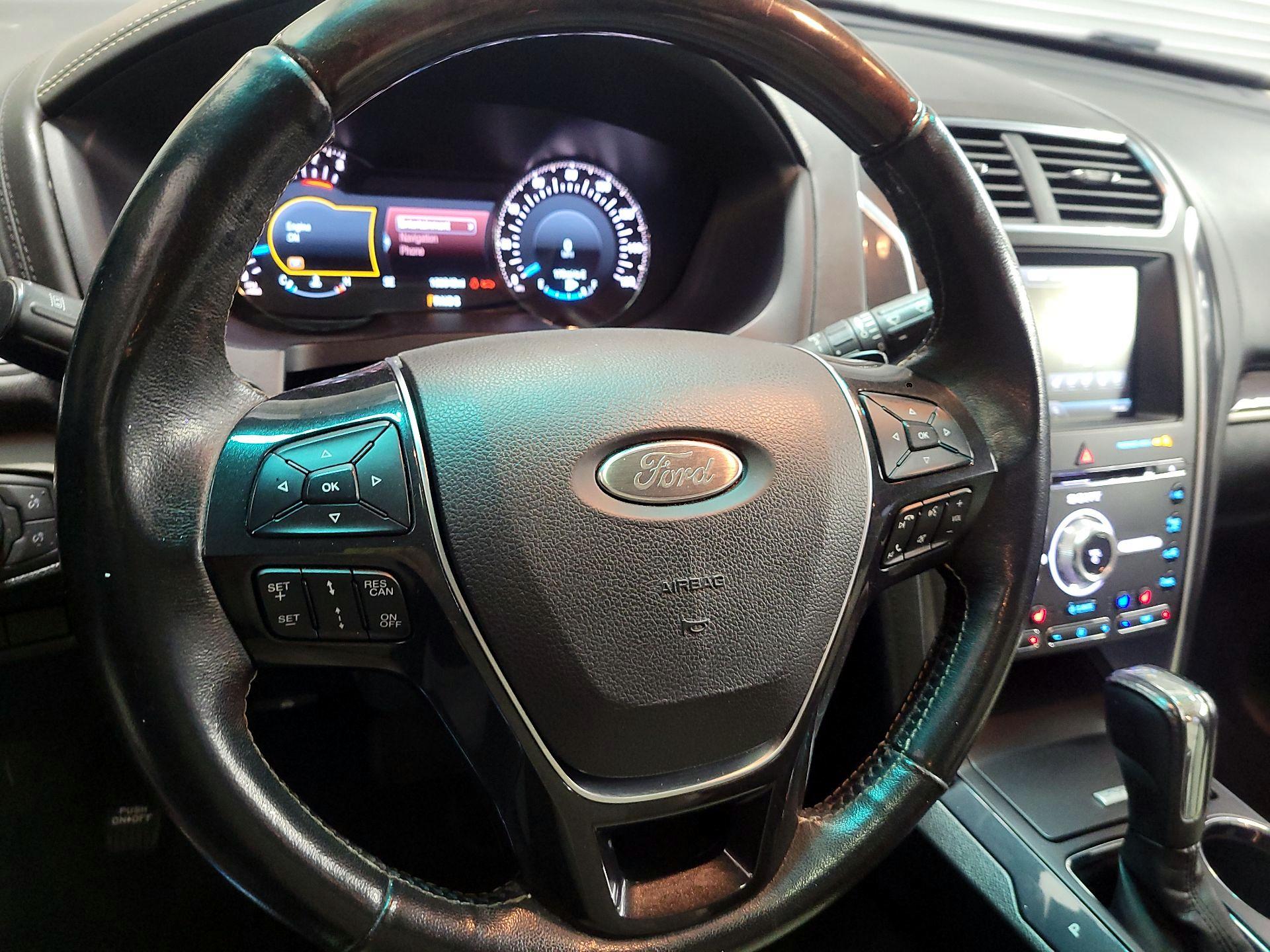 Thumbnail: 2016 Ford Explorer - 10