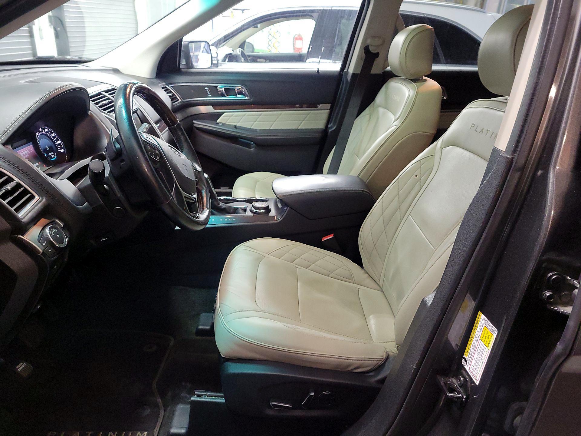 Thumbnail: 2016 Ford Explorer - 11