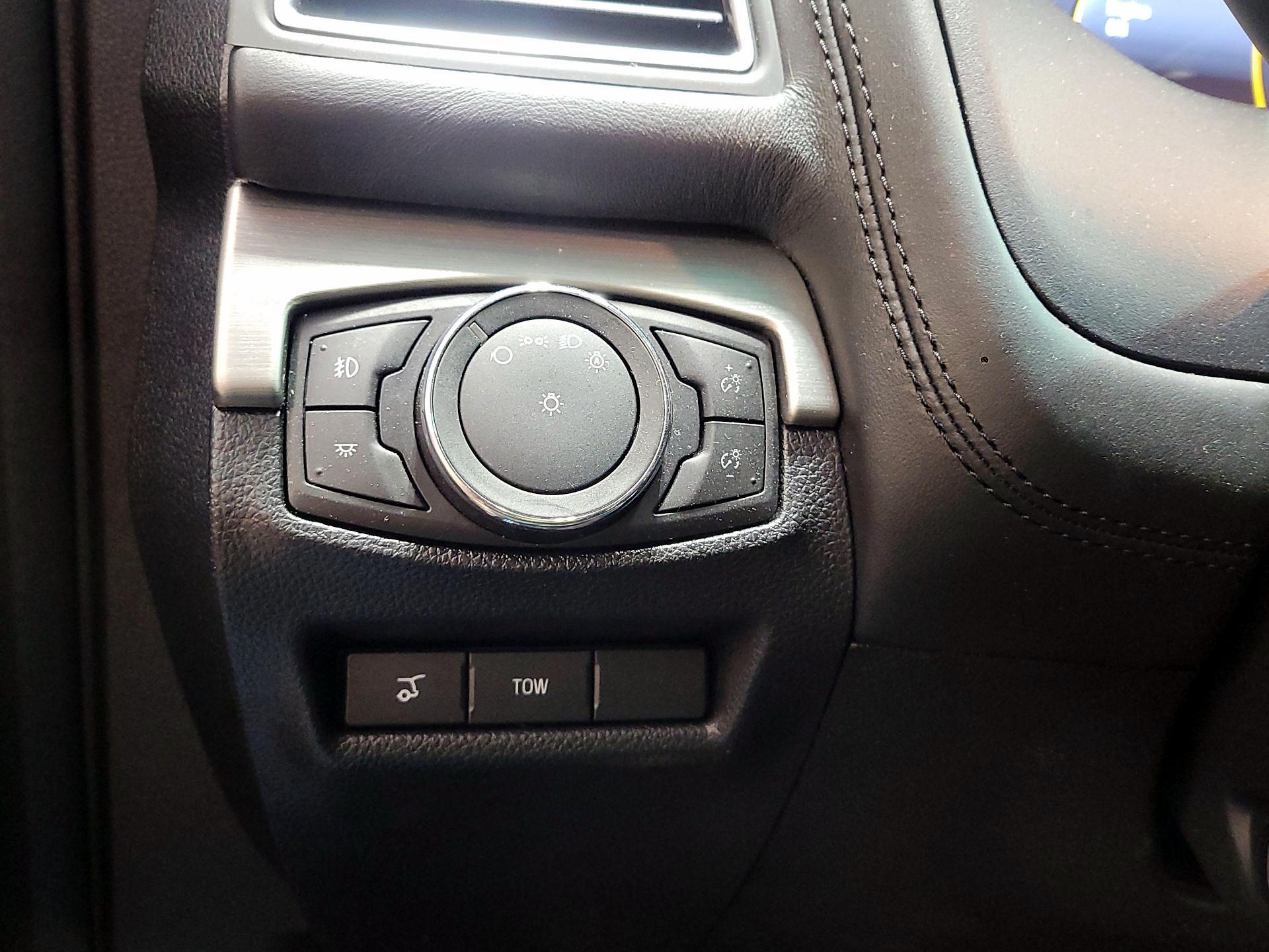 Thumbnail: 2016 Ford Explorer - 13