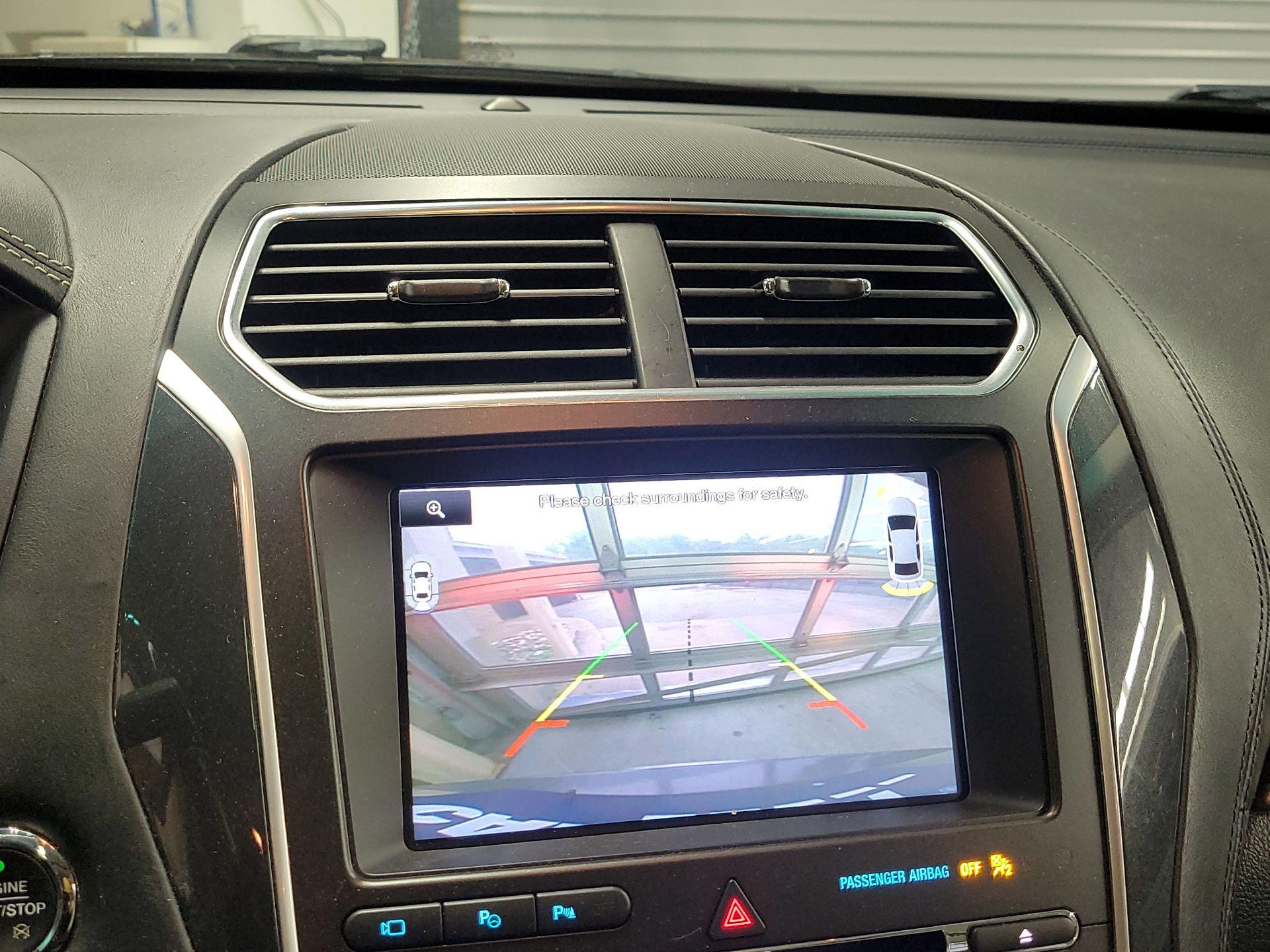 Thumbnail: 2016 Ford Explorer - 15