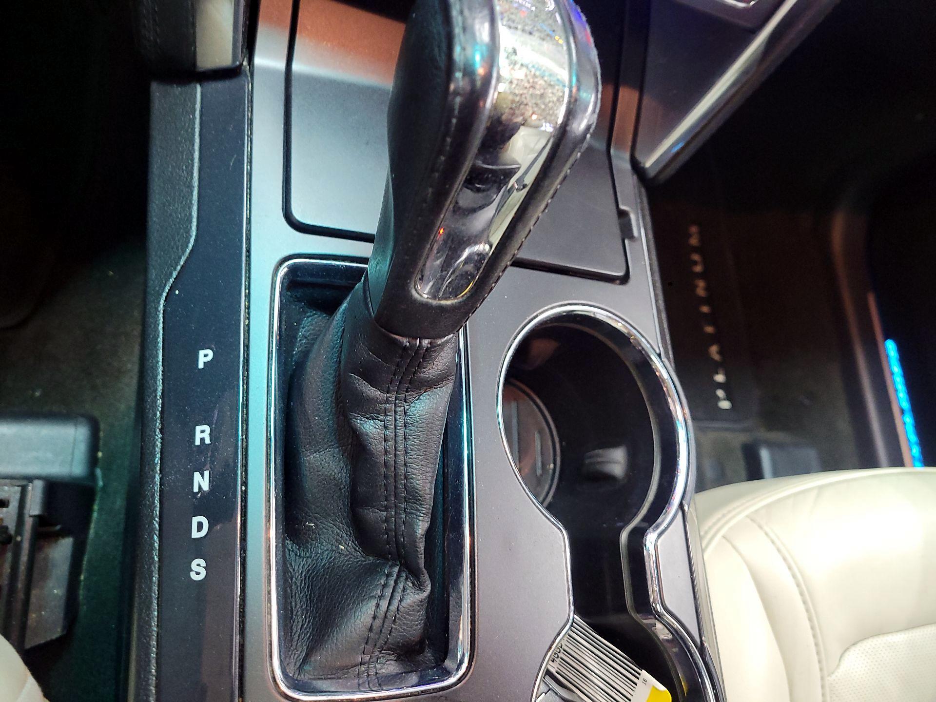 Thumbnail: 2016 Ford Explorer - 18