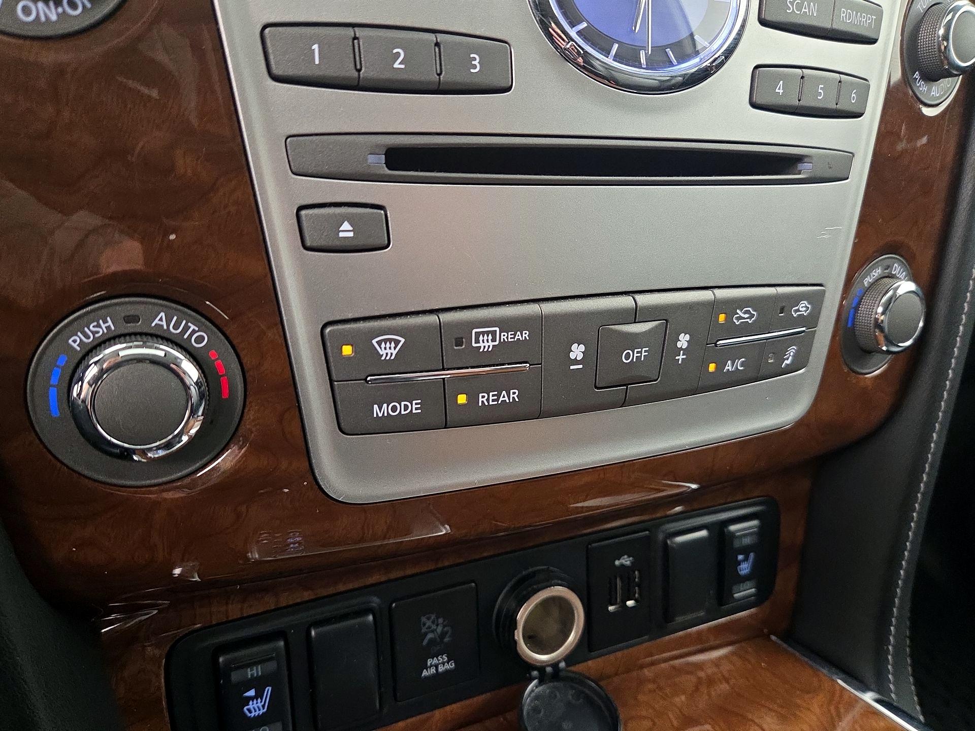 Thumbnail: 2019 INFINITI QX80 - 17