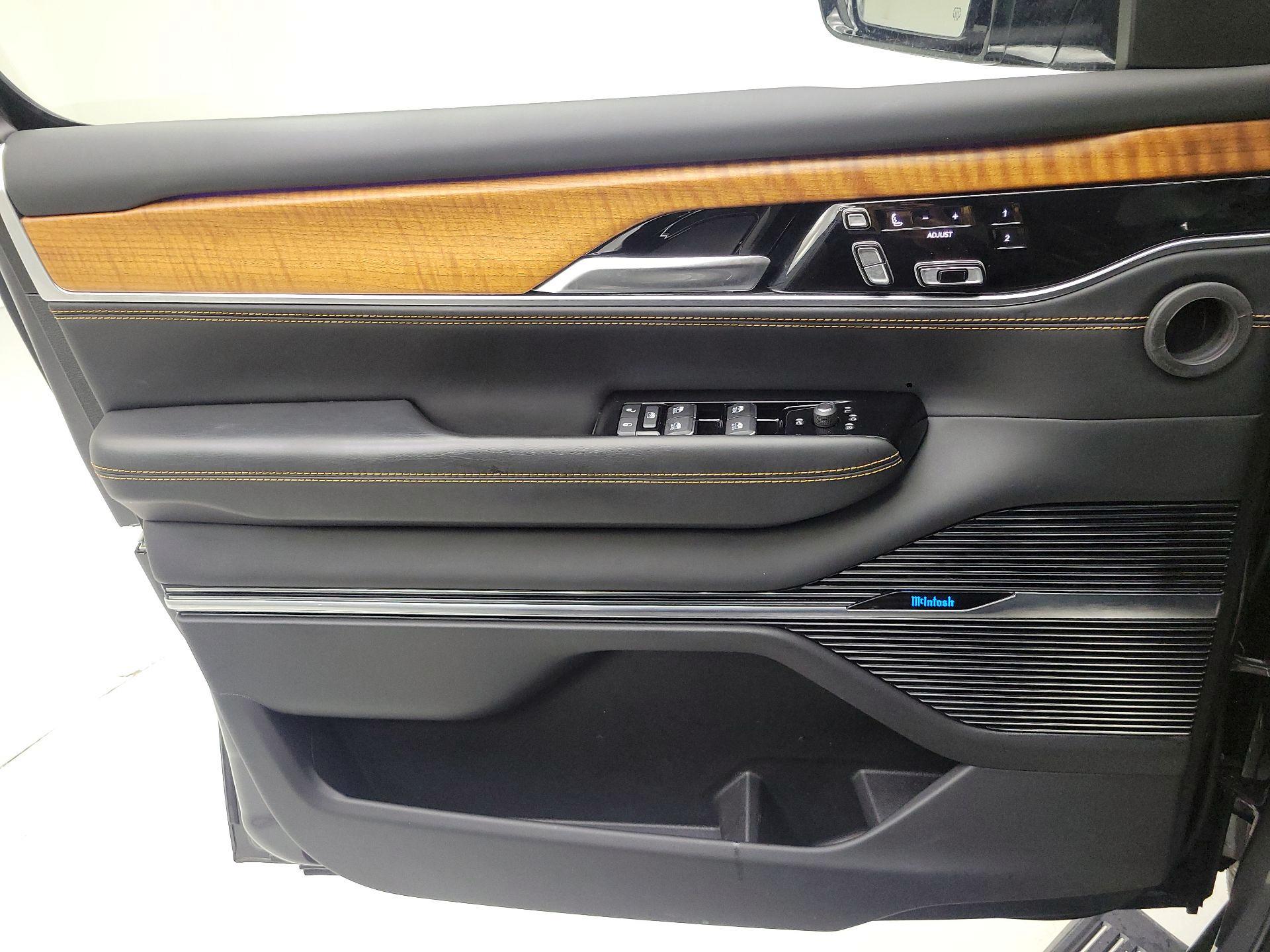 Thumbnail: 2024 Jeep Grand Wagoneer - 10
