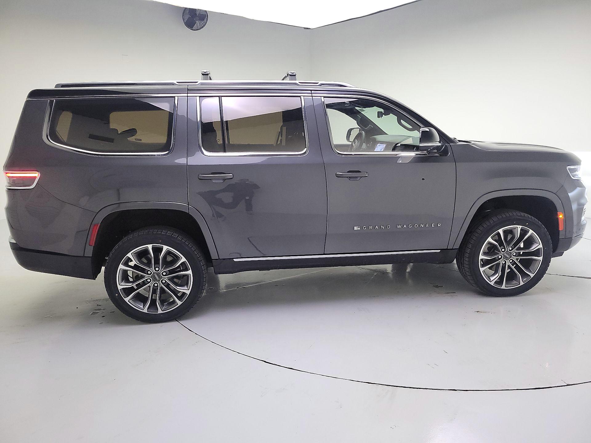 Thumbnail: 2024 Jeep Grand Wagoneer - 4