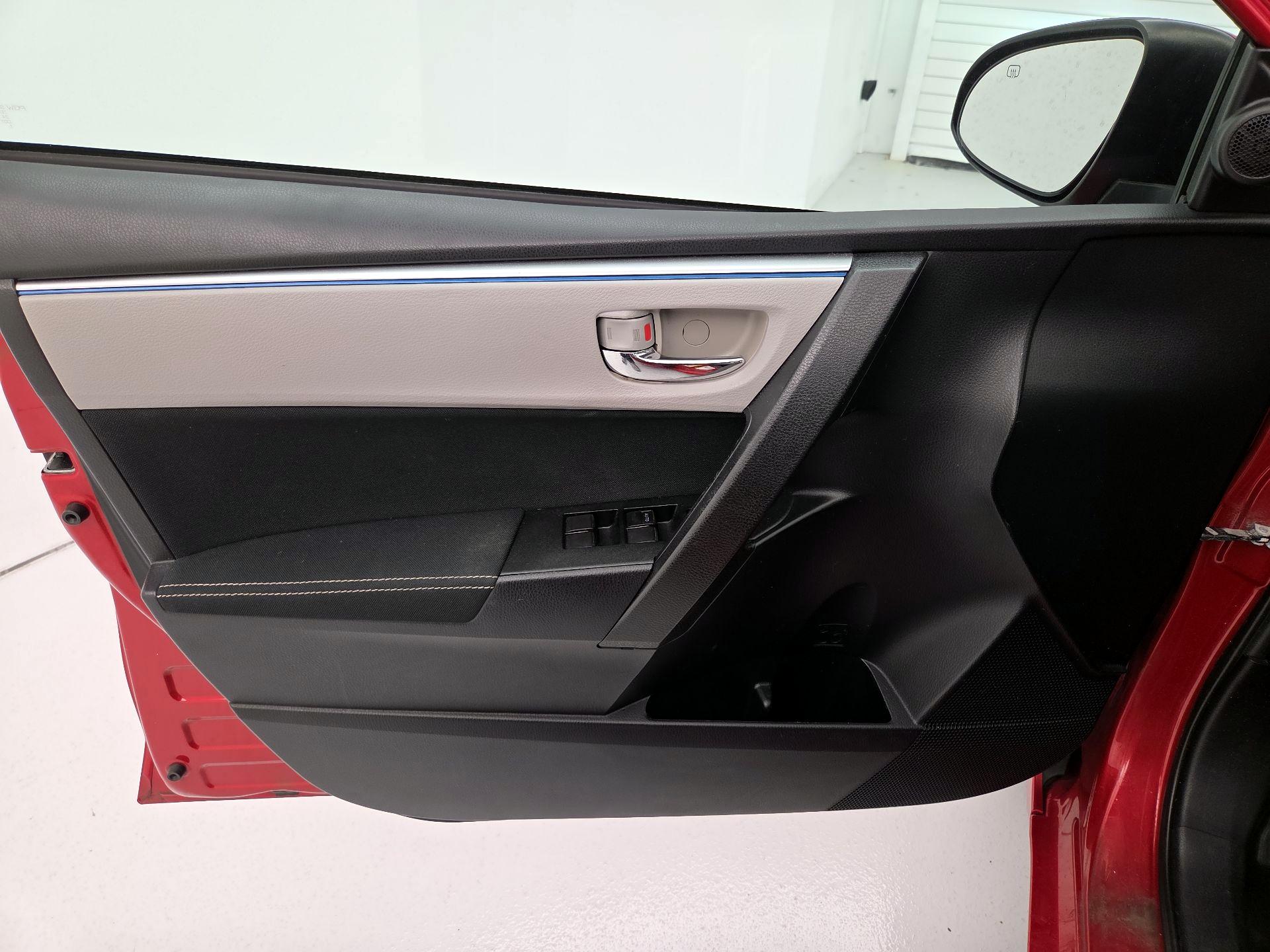 Thumbnail: 2016 Toyota Corolla - 12