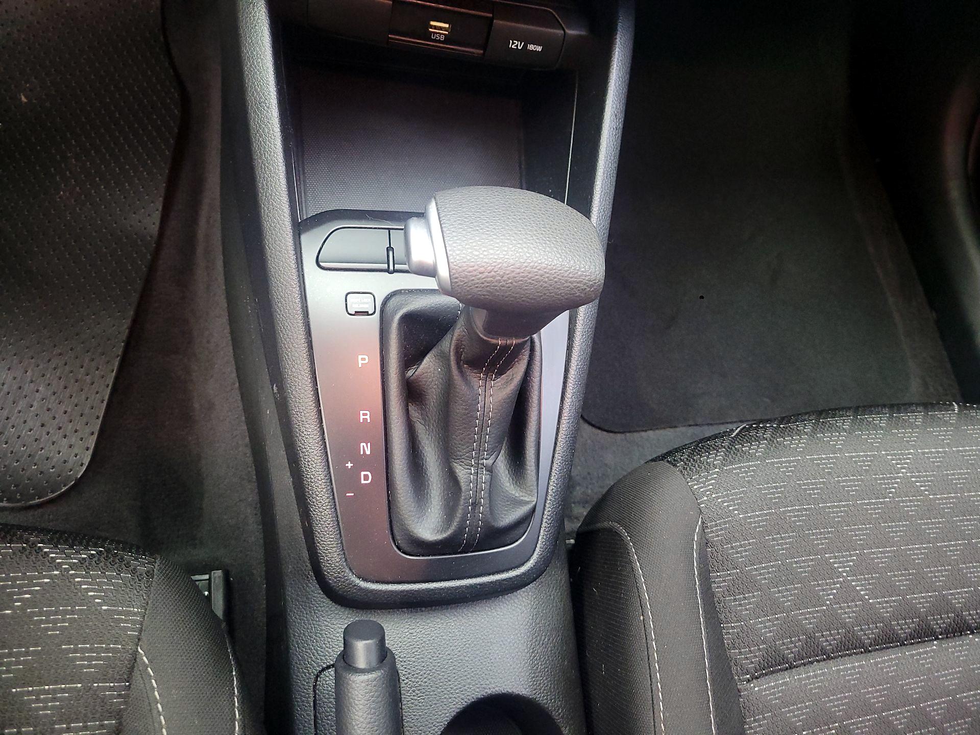 Thumbnail: 2023 Kia Rio - 15