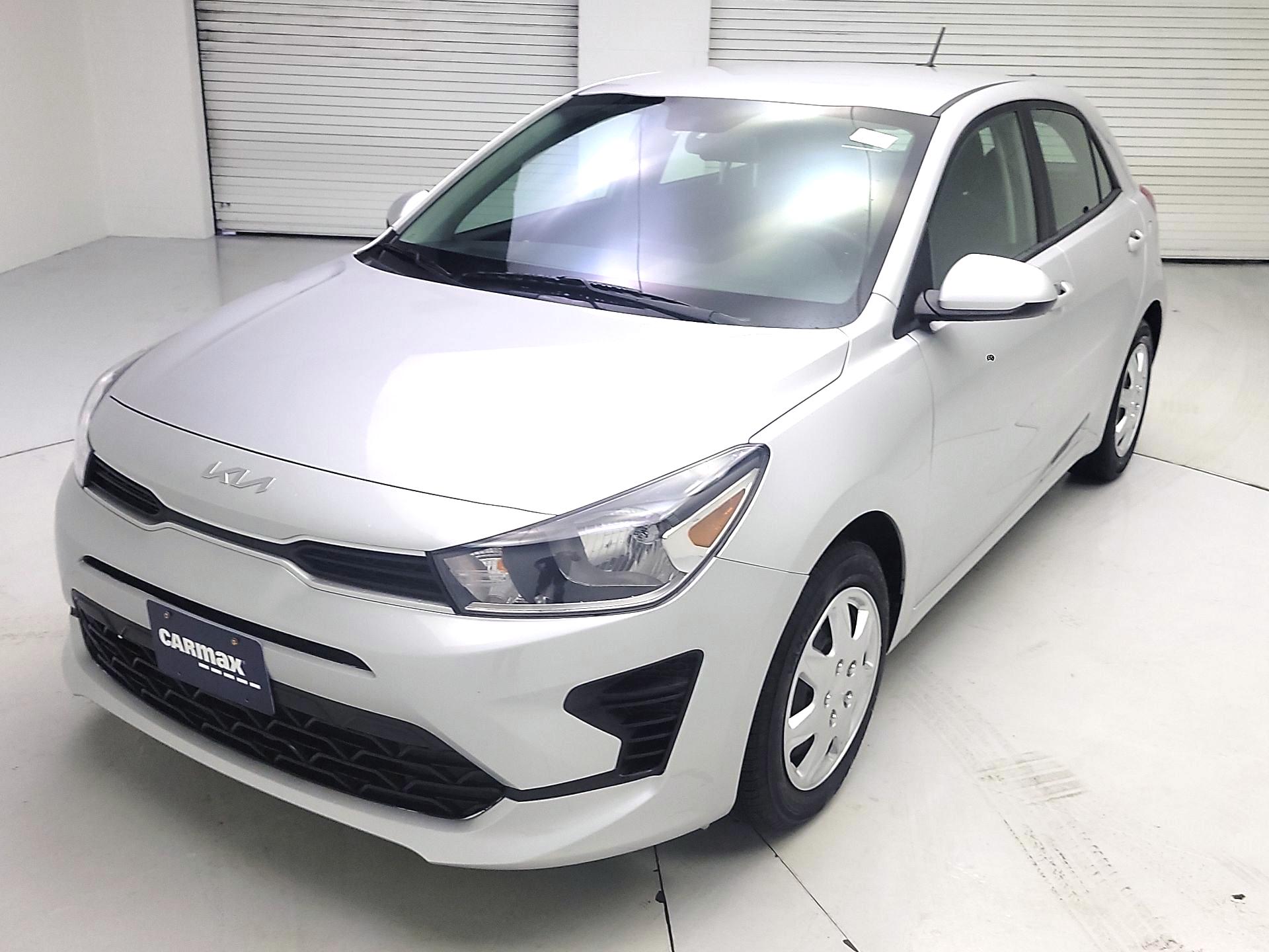 Thumbnail: 2023 Kia Rio - 3