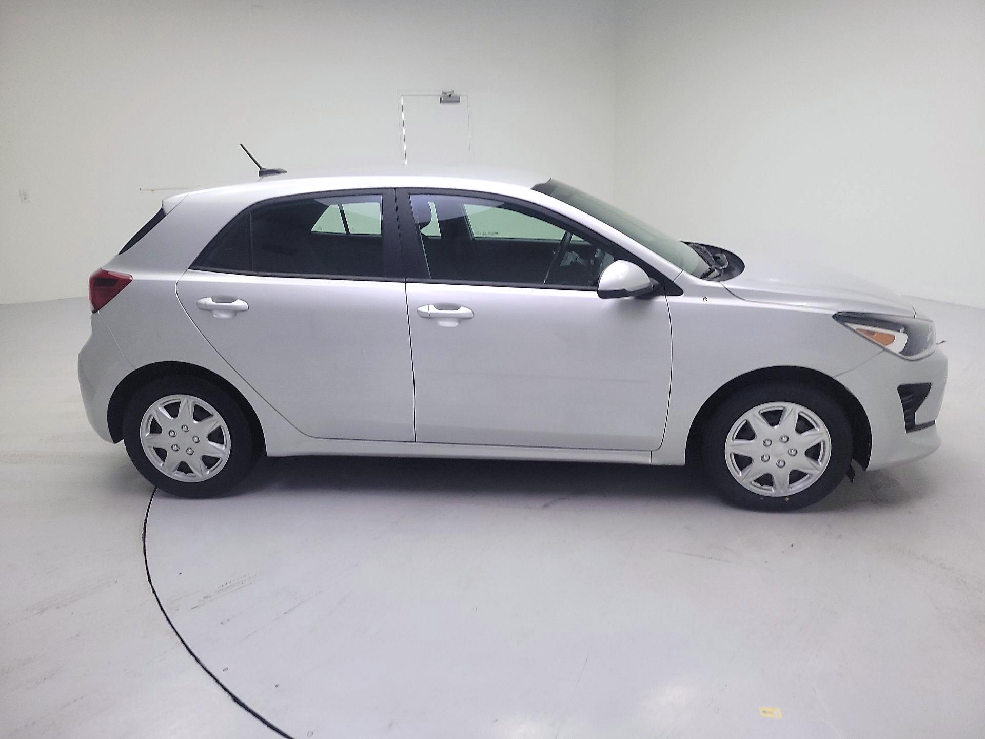 Thumbnail: 2023 Kia Rio - 4