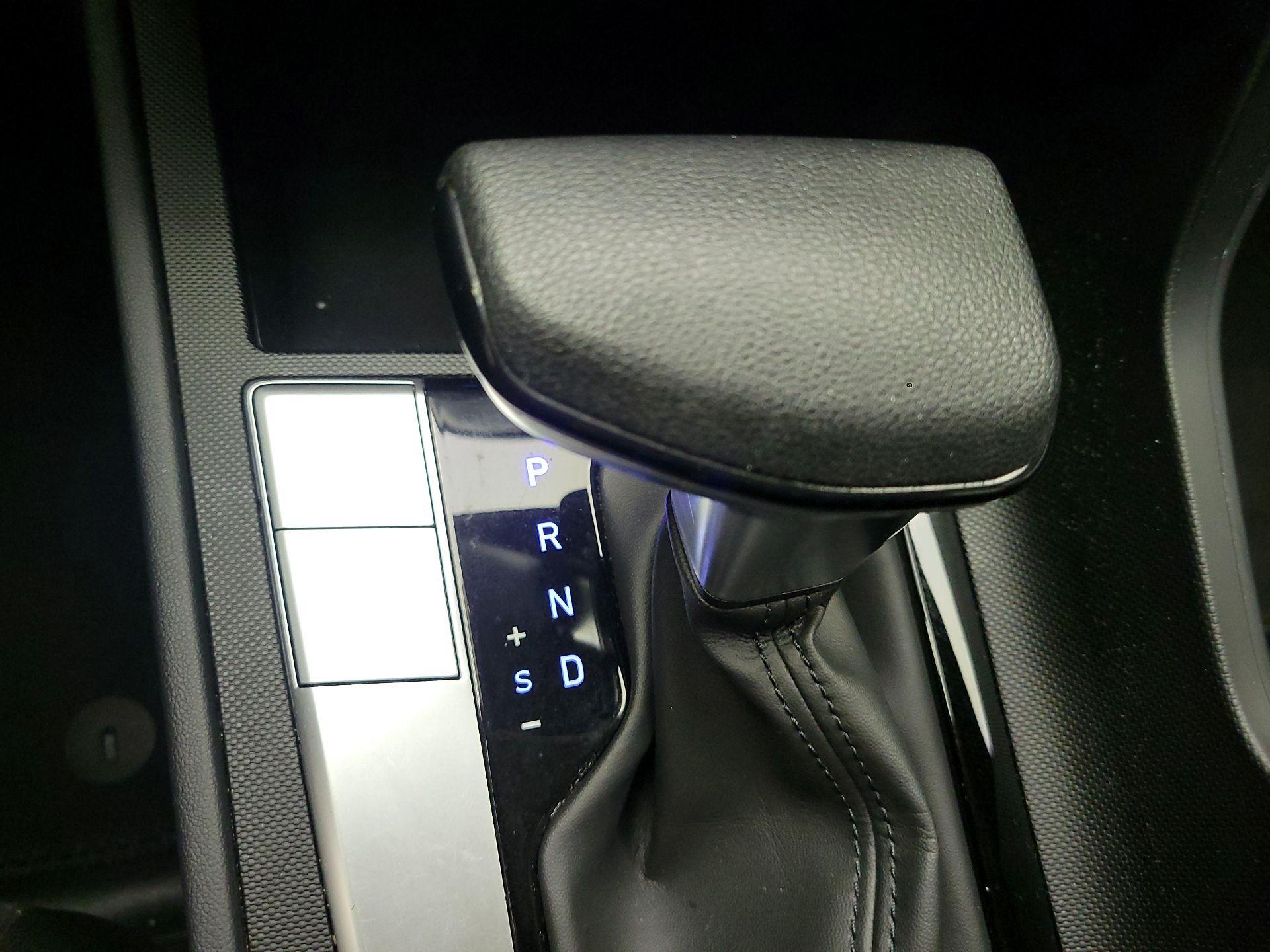 Thumbnail: 2022 Hyundai Elantra - 15