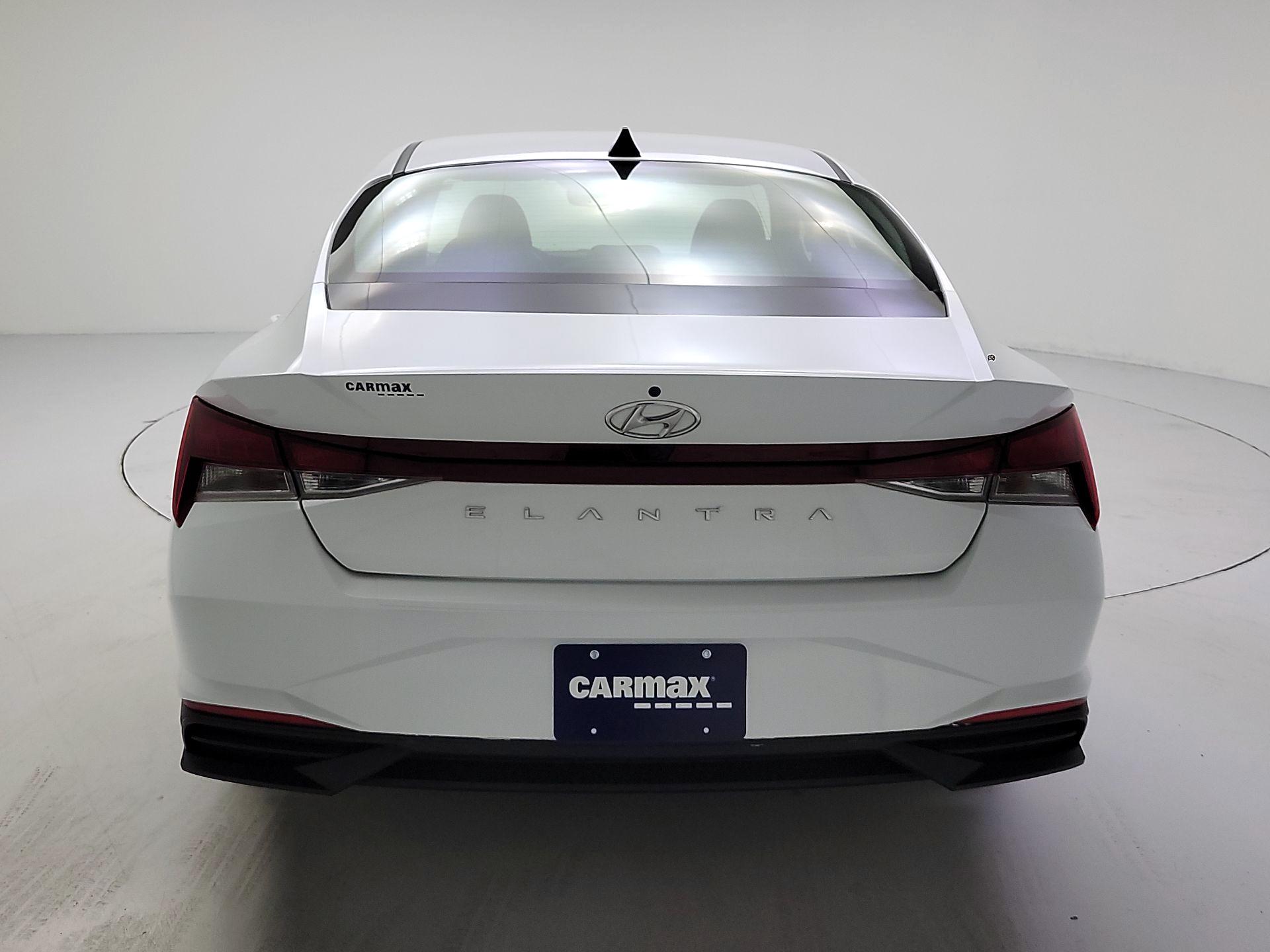 Thumbnail: 2022 Hyundai Elantra - 6